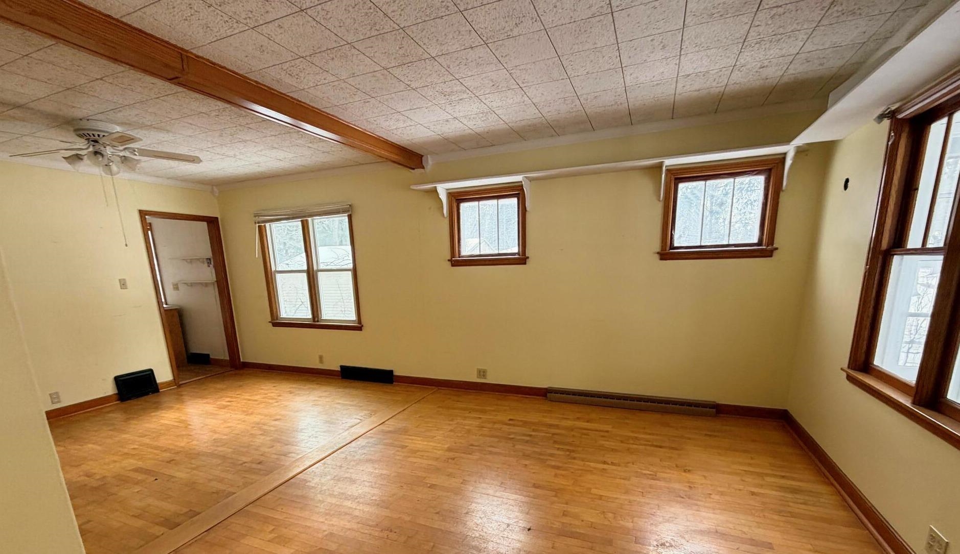 304 LINWOOD AVENUE, PARK RIDGE, Wisconsin 54481, 4 Bedrooms Bedrooms, ,2 BathroomsBathrooms,Residential,For Sale,304 LINWOOD AVENUE,22600849