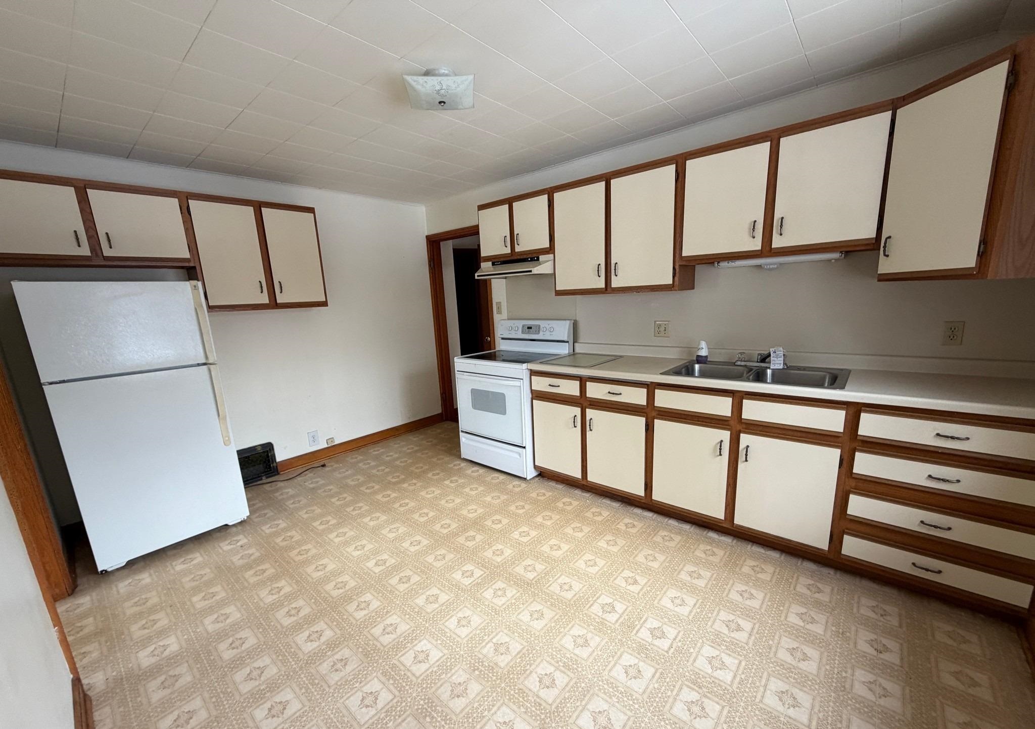 304 LINWOOD AVENUE, PARK RIDGE, Wisconsin 54481, 4 Bedrooms Bedrooms, ,2 BathroomsBathrooms,Residential,For Sale,304 LINWOOD AVENUE,22600849