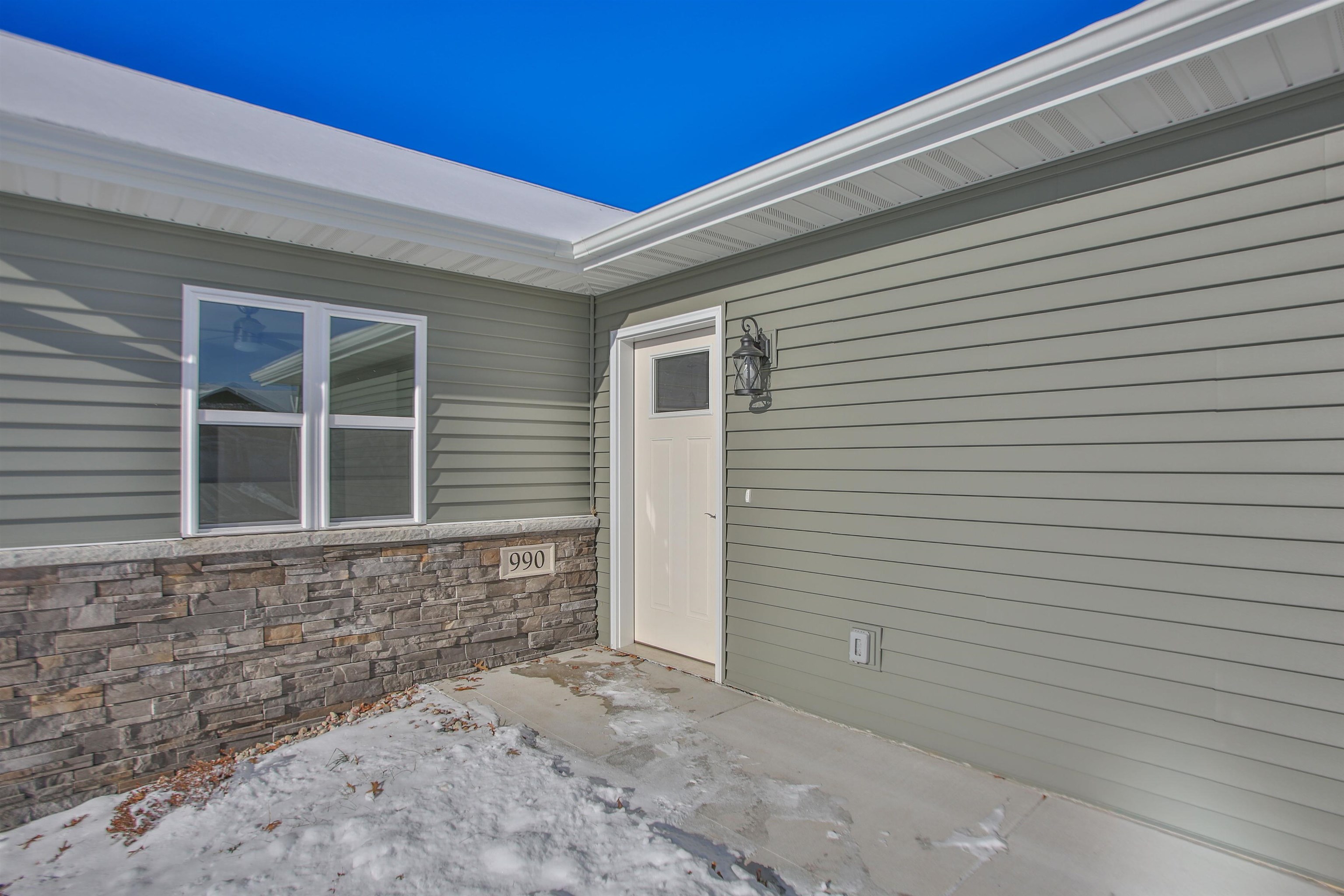 990 MORNING STAR LANE, Plover, Wisconsin 54467, 1 Bedroom Bedrooms, ,1 BathroomBathrooms,Residential,For Sale,990 MORNING STAR LANE,22600858