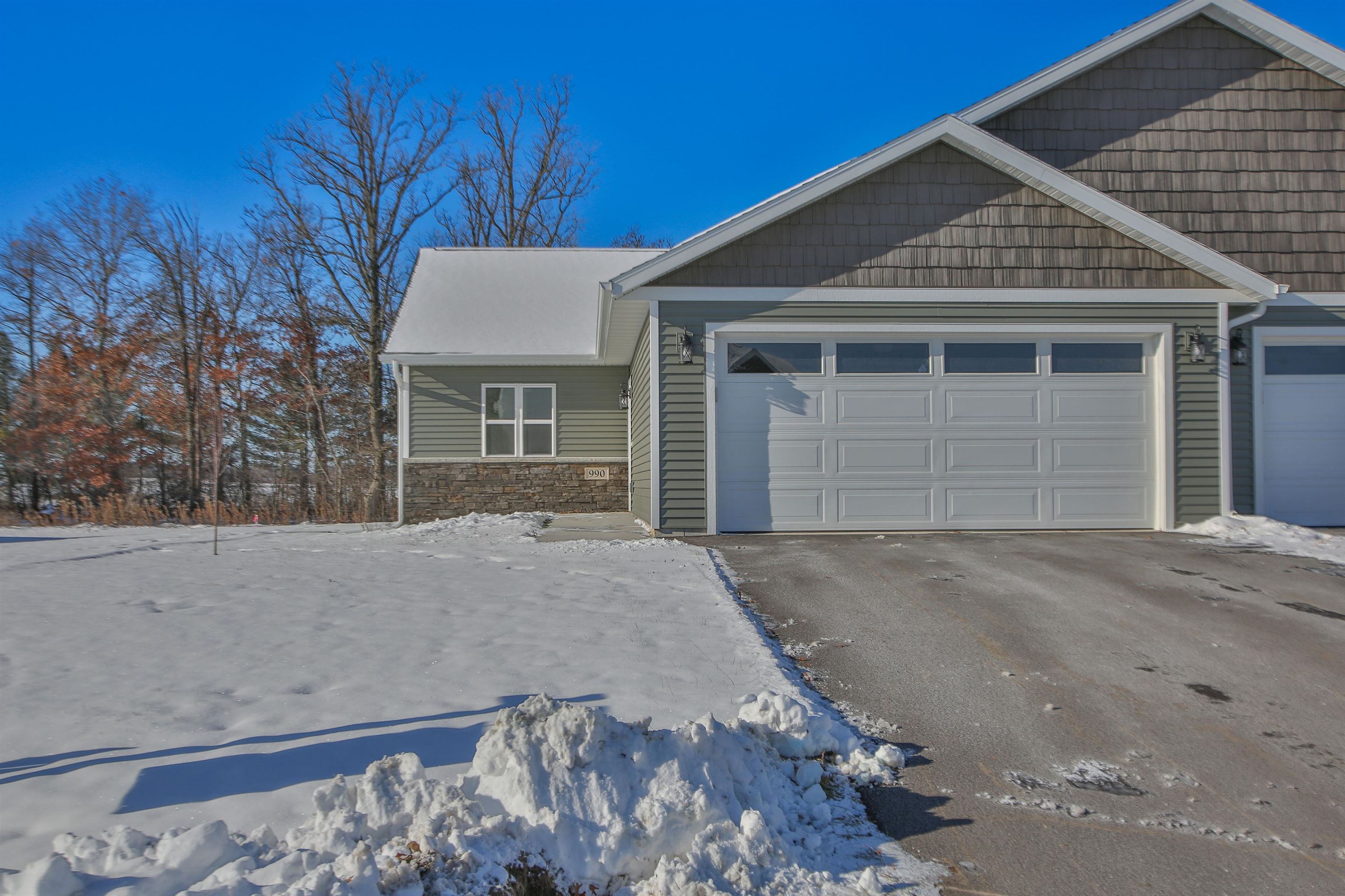 990 MORNING STAR LANE, Plover, Wisconsin 54467, 1 Bedroom Bedrooms, ,1 BathroomBathrooms,Residential,For Sale,990 MORNING STAR LANE,22600858