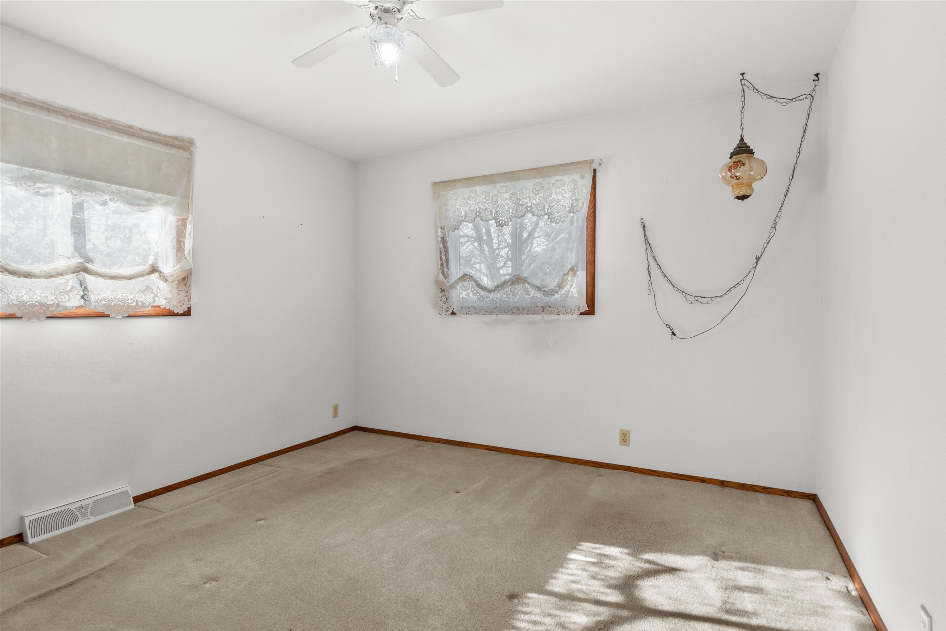 610 S BIRON DRIVE, Wisconsin Rapids, Wisconsin 54494, 2 Bedrooms Bedrooms, ,2 BathroomsBathrooms,Residential,For Sale,610 S BIRON DRIVE,22600864