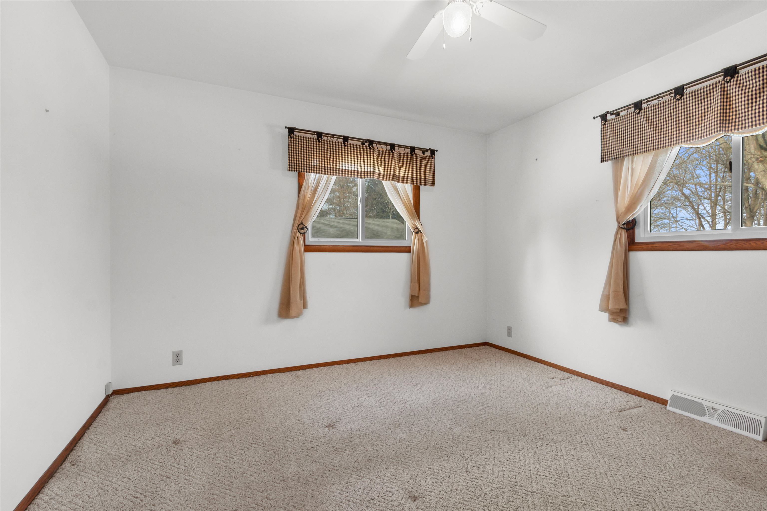 610 S BIRON DRIVE, Wisconsin Rapids, Wisconsin 54494, 2 Bedrooms Bedrooms, ,2 BathroomsBathrooms,Residential,For Sale,610 S BIRON DRIVE,22600864
