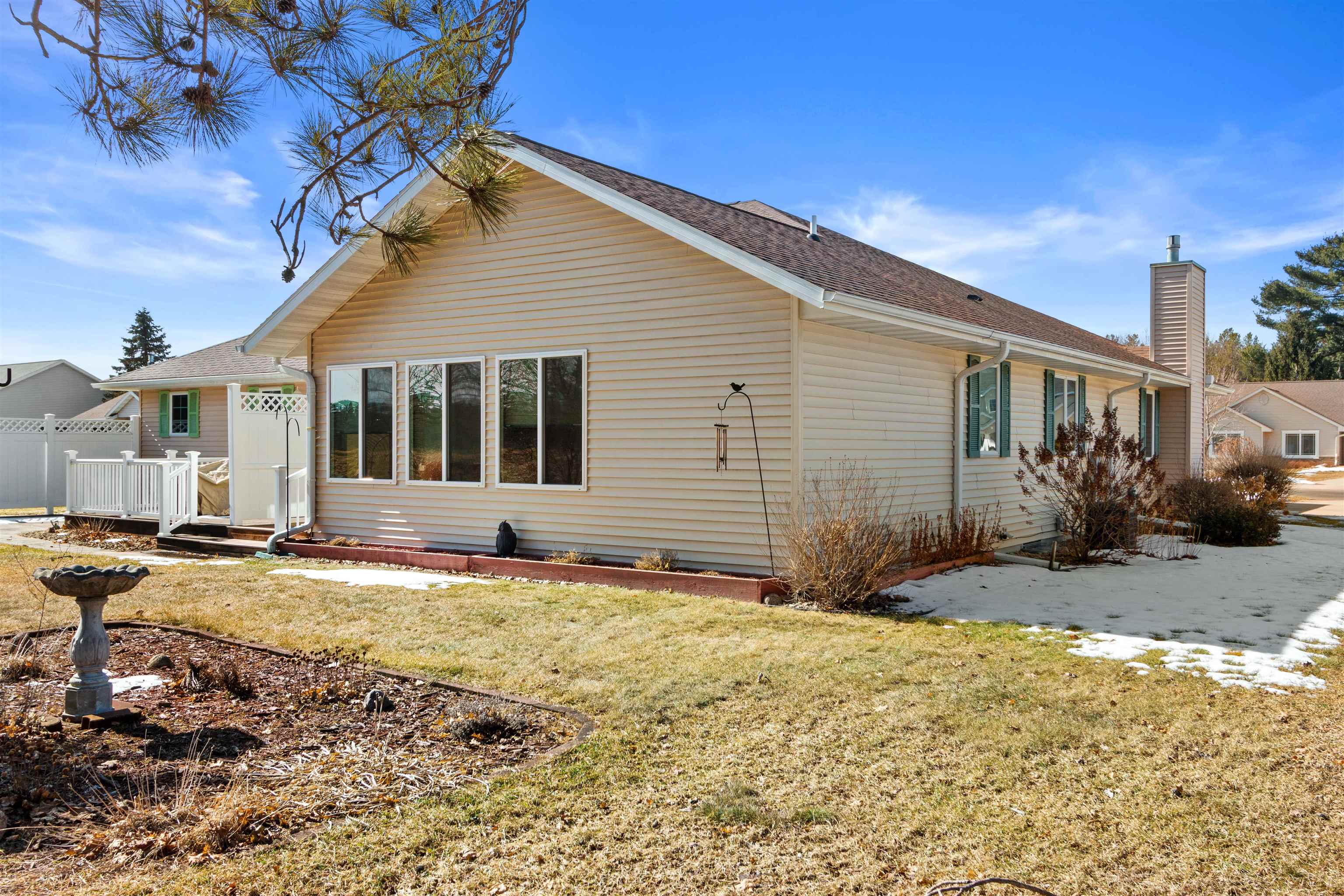 4621 RIDGEVIEW COURT, Wisconsin Rapids, Wisconsin 54494, 2 Bedrooms Bedrooms, ,2 BathroomsBathrooms,Residential,For Sale,4621 RIDGEVIEW COURT,22600865