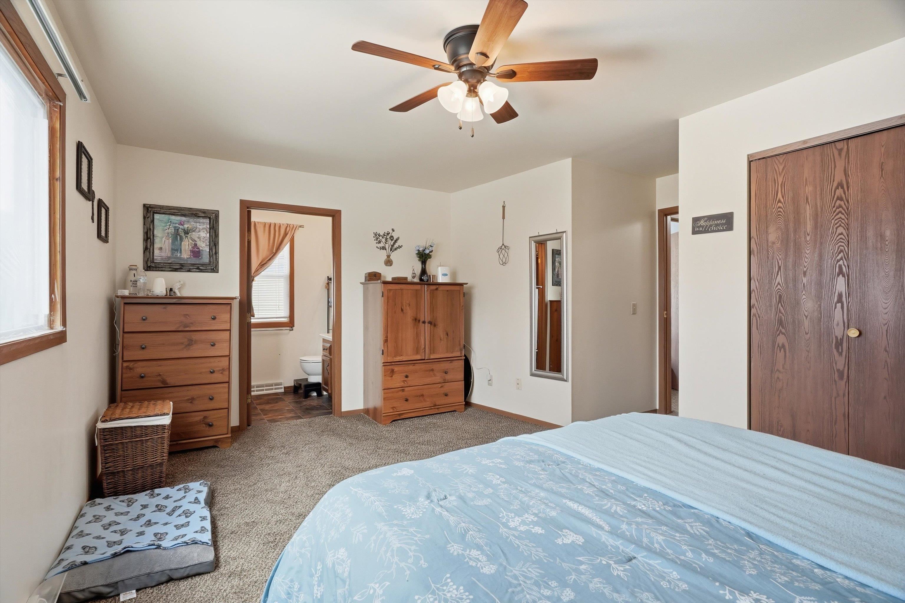 1304-1304a N HUME AVENUE, Marshfield, Wisconsin 54449, 2 Bedrooms Bedrooms, 5 Rooms Rooms,2 BathroomsBathrooms,Multi-family,For Sale,1304-1304a N HUME AVENUE,22600866