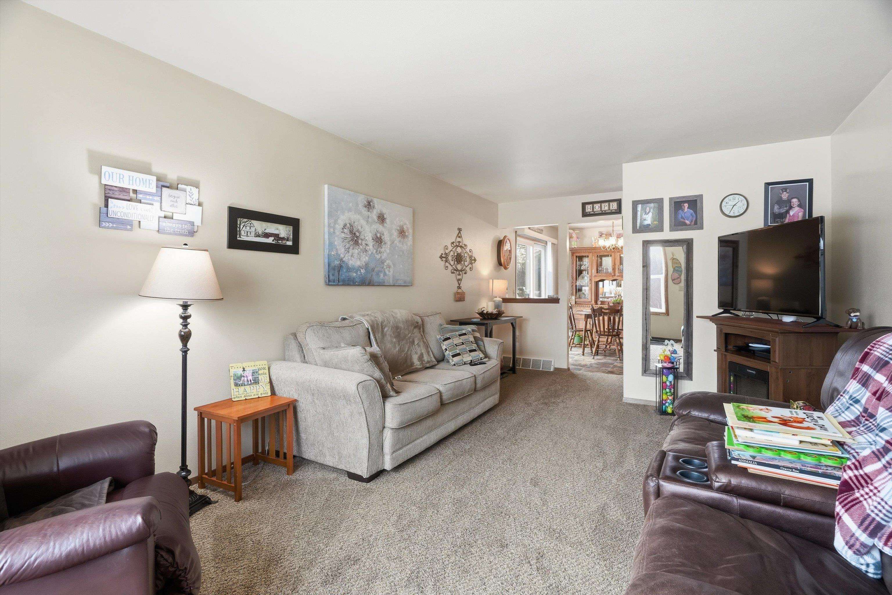 1304-1304a N HUME AVENUE, Marshfield, Wisconsin 54449, 2 Bedrooms Bedrooms, 5 Rooms Rooms,2 BathroomsBathrooms,Multi-family,For Sale,1304-1304a N HUME AVENUE,22600866