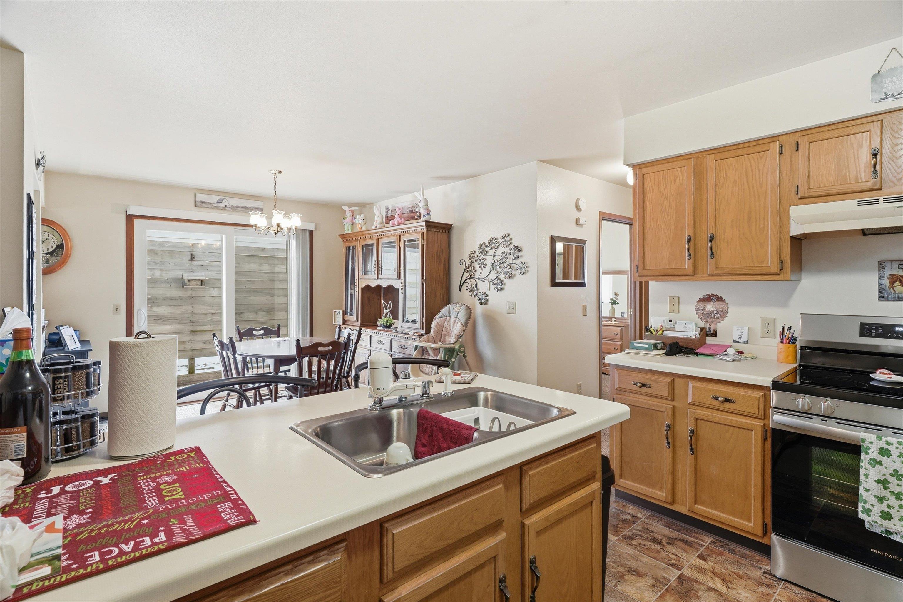 1304-1304a N HUME AVENUE, Marshfield, Wisconsin 54449, 2 Bedrooms Bedrooms, 5 Rooms Rooms,2 BathroomsBathrooms,Multi-family,For Sale,1304-1304a N HUME AVENUE,22600866