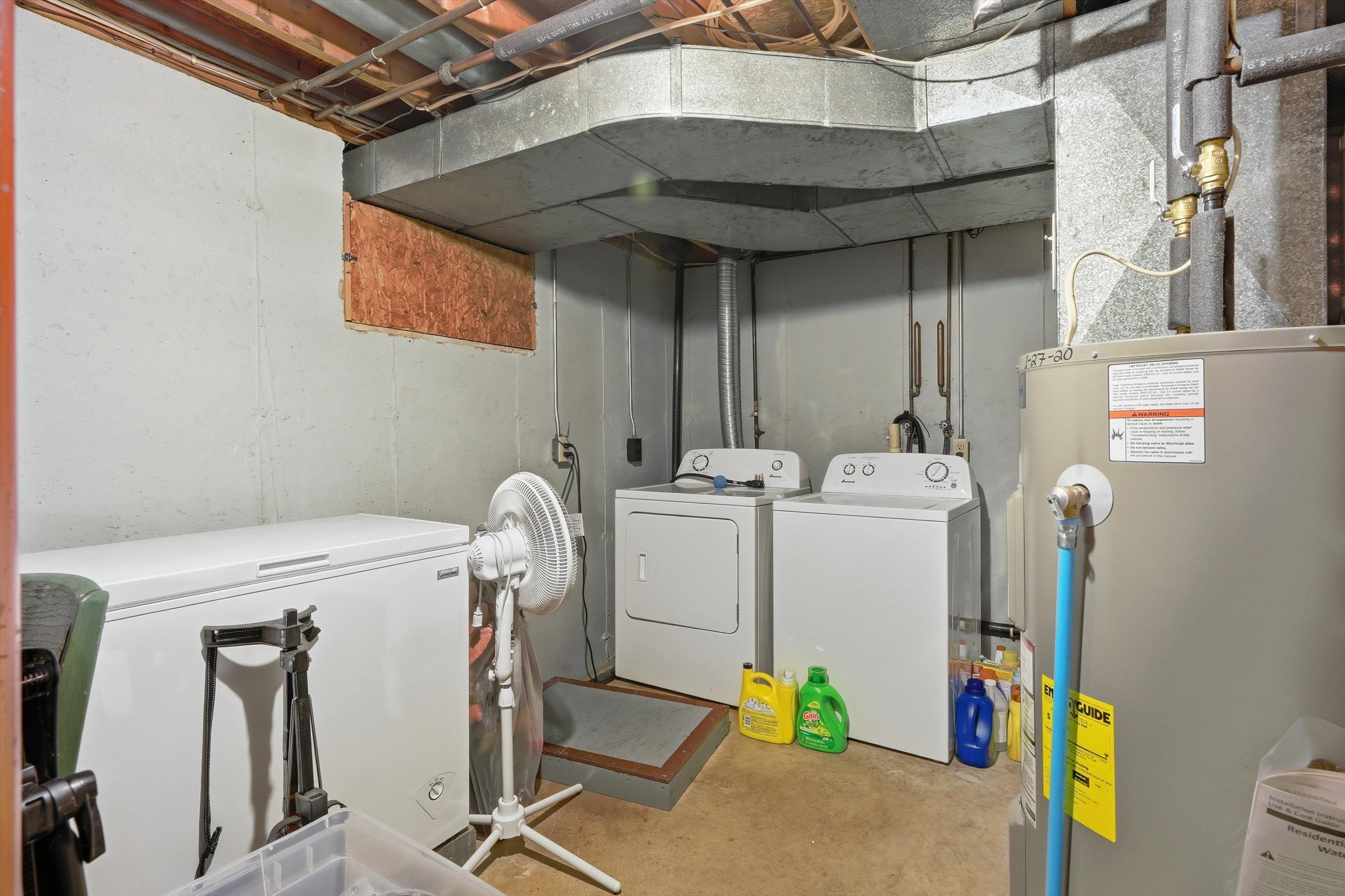 1304-1304a N HUME AVENUE, Marshfield, Wisconsin 54449, 2 Bedrooms Bedrooms, 5 Rooms Rooms,2 BathroomsBathrooms,Multi-family,For Sale,1304-1304a N HUME AVENUE,22600866