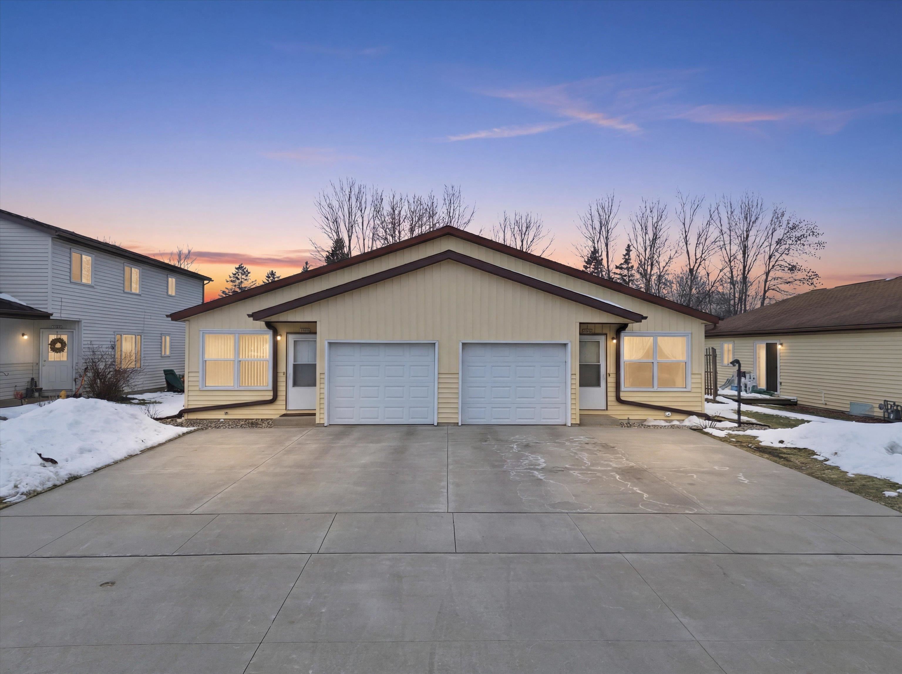 1304-1304a N HUME AVENUE, Marshfield, Wisconsin 54449, 2 Bedrooms Bedrooms, 5 Rooms Rooms,2 BathroomsBathrooms,Multi-family,For Sale,1304-1304a N HUME AVENUE,22600866