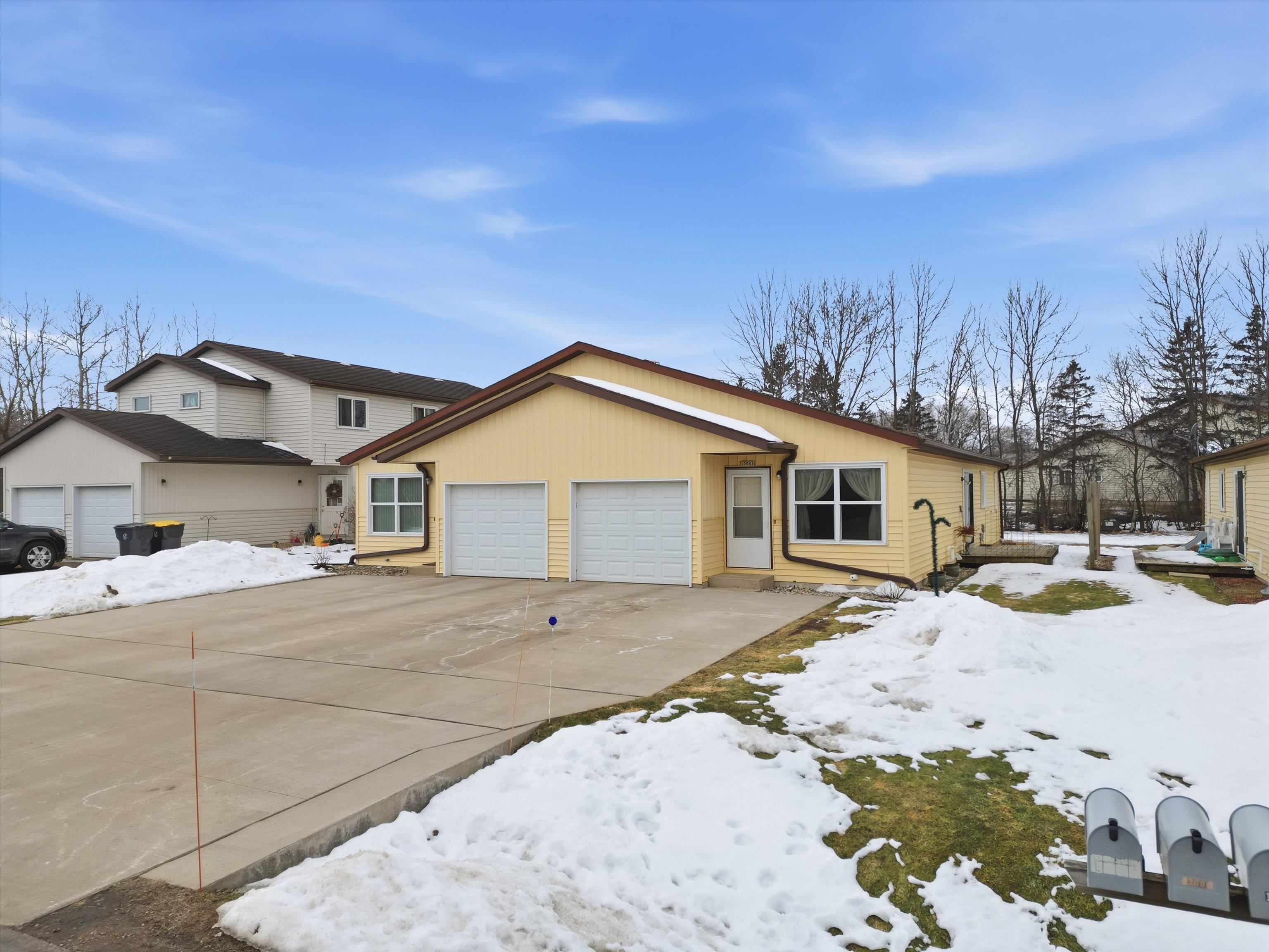 1304-1304a N HUME AVENUE, Marshfield, Wisconsin 54449, 2 Bedrooms Bedrooms, 5 Rooms Rooms,2 BathroomsBathrooms,Multi-family,For Sale,1304-1304a N HUME AVENUE,22600866