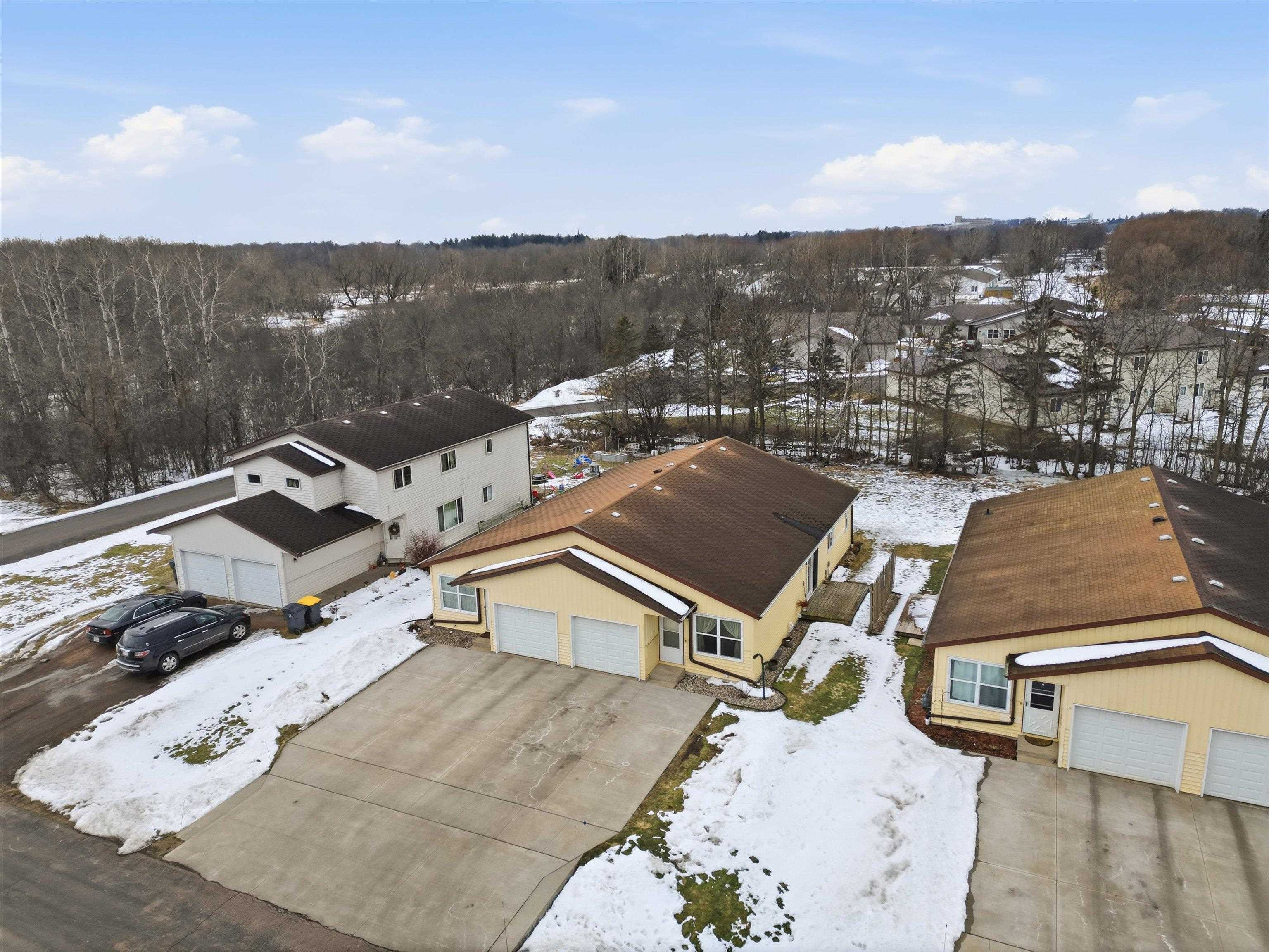 1304-1304a N HUME AVENUE, Marshfield, Wisconsin 54449, 2 Bedrooms Bedrooms, 5 Rooms Rooms,2 BathroomsBathrooms,Multi-family,For Sale,1304-1304a N HUME AVENUE,22600866