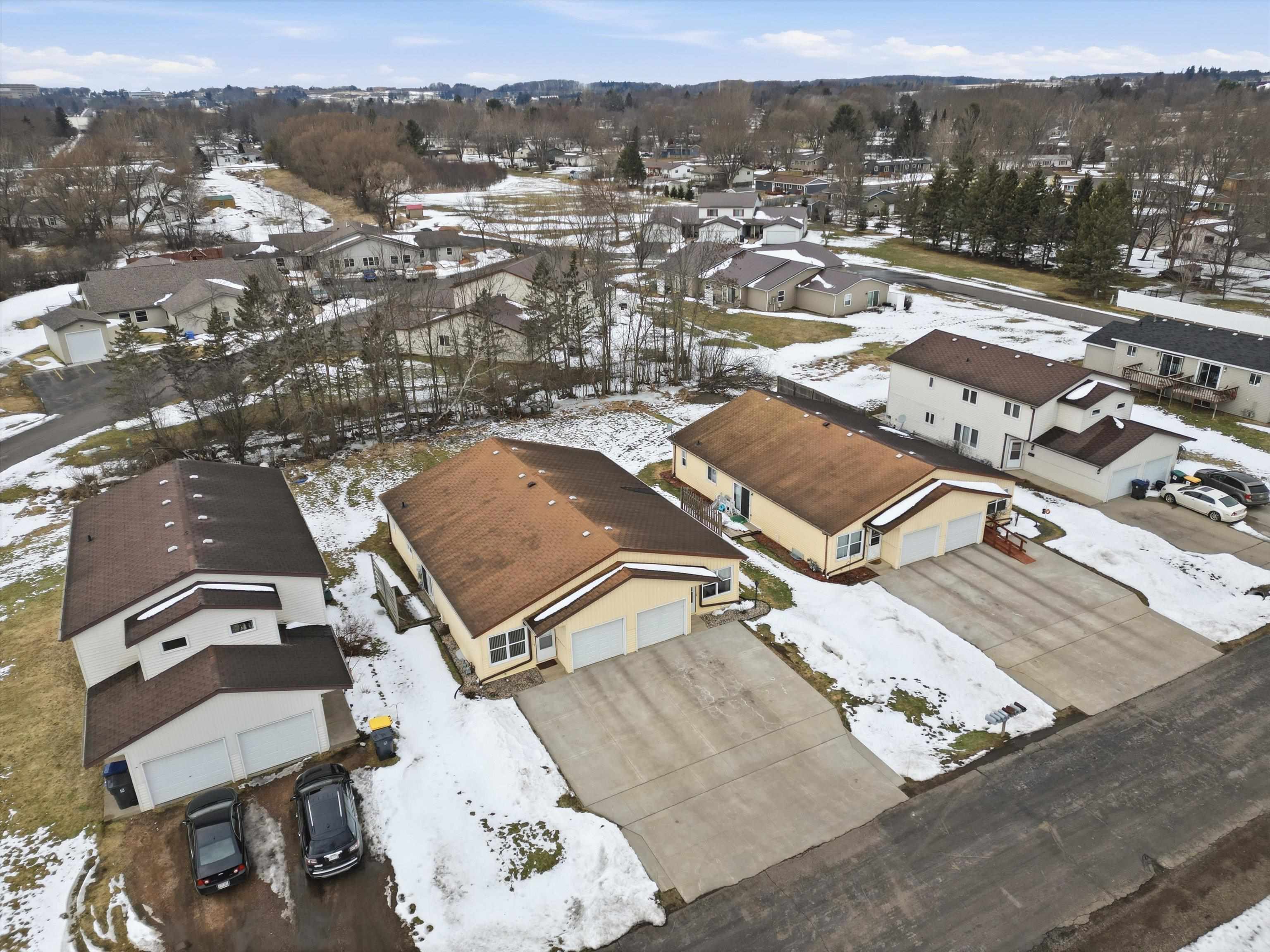 1304-1304a N HUME AVENUE, Marshfield, Wisconsin 54449, 2 Bedrooms Bedrooms, 5 Rooms Rooms,2 BathroomsBathrooms,Multi-family,For Sale,1304-1304a N HUME AVENUE,22600866