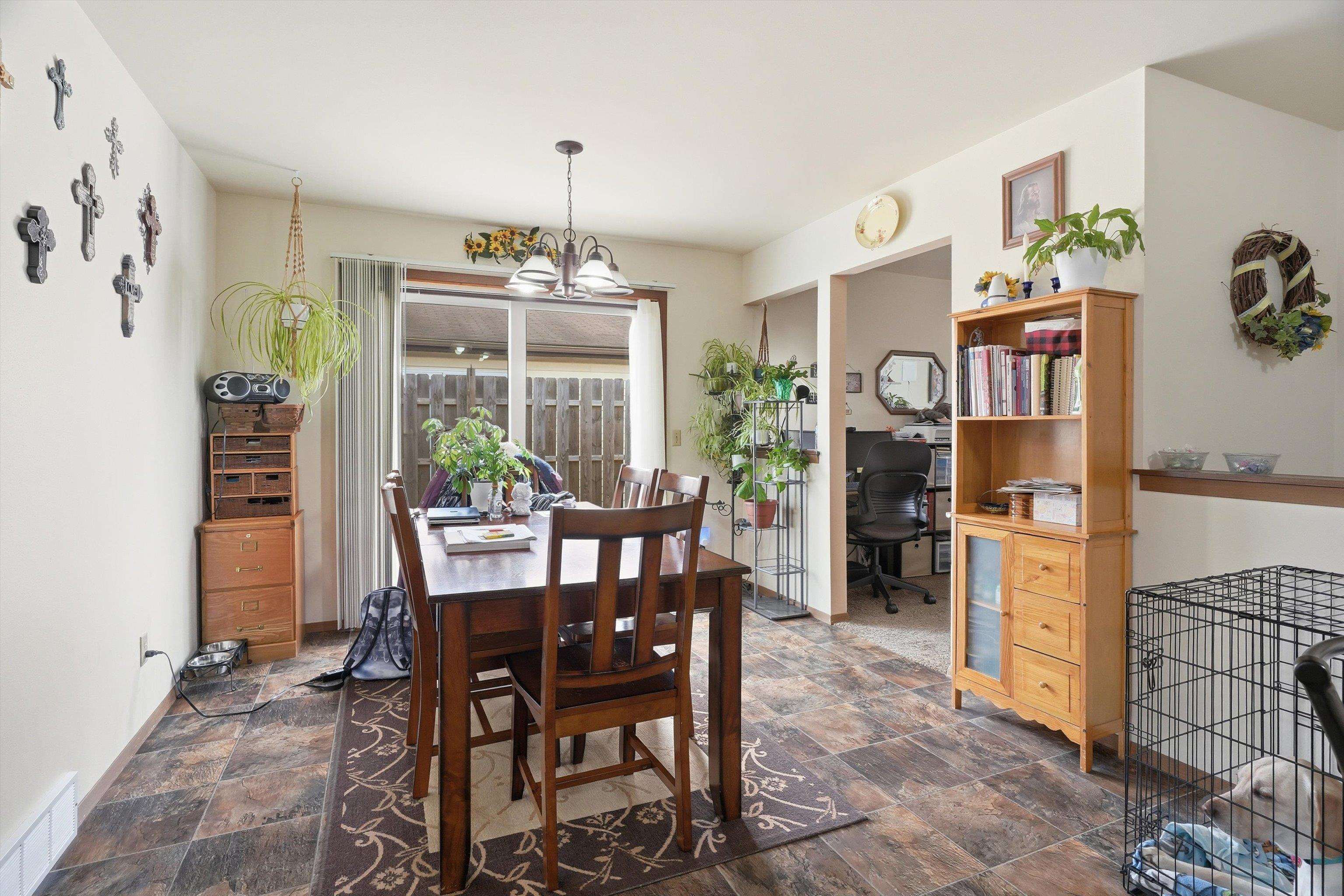 1304-1304a N HUME AVENUE, Marshfield, Wisconsin 54449, 2 Bedrooms Bedrooms, 5 Rooms Rooms,2 BathroomsBathrooms,Multi-family,For Sale,1304-1304a N HUME AVENUE,22600866