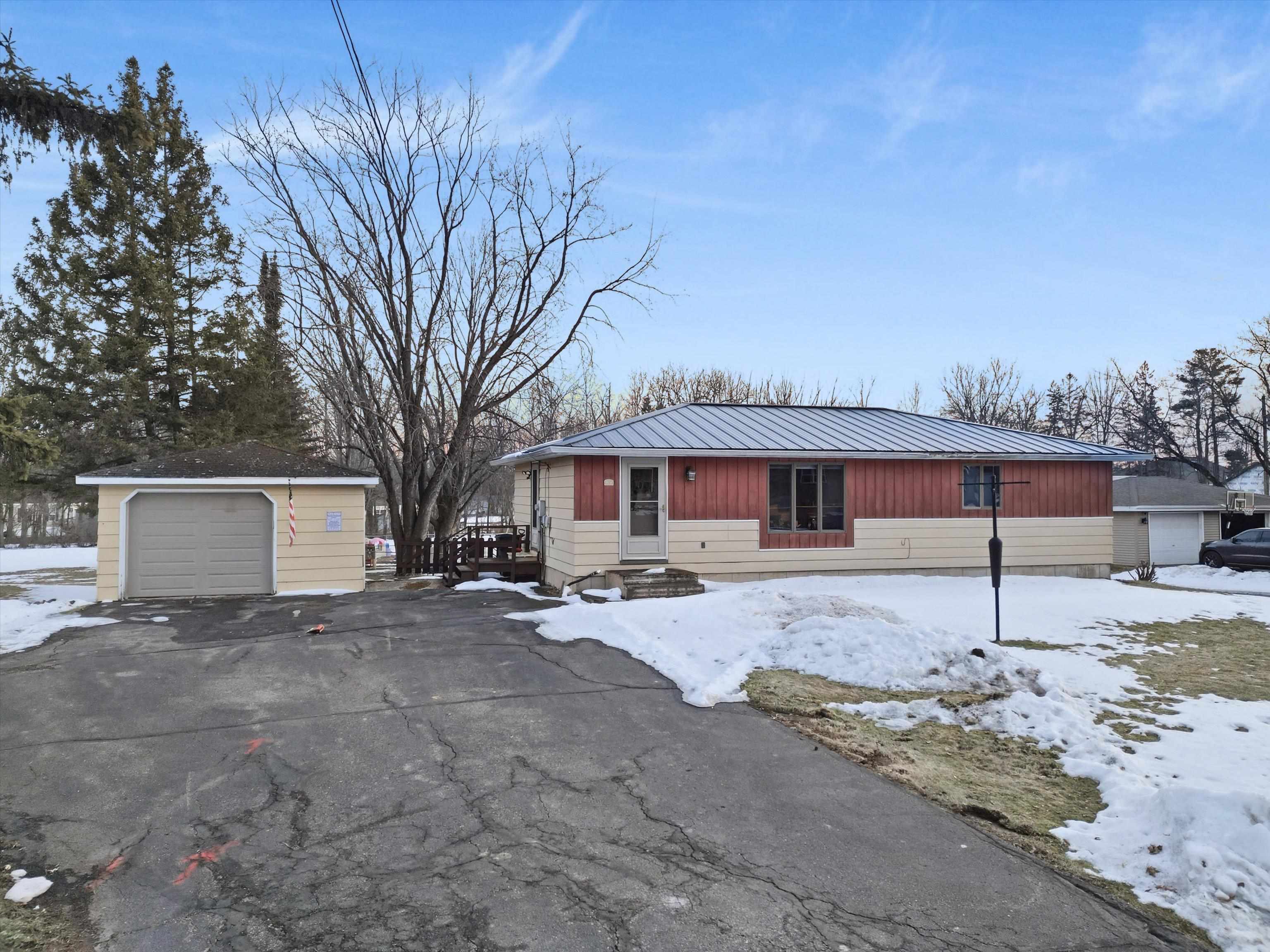806-808 E VILAS STREET, Marshfield, Wisconsin 54449, 2 Bedrooms Bedrooms, ,1 BathroomBathrooms,Multi-family,For Sale,806-808 E VILAS STREET,22600870