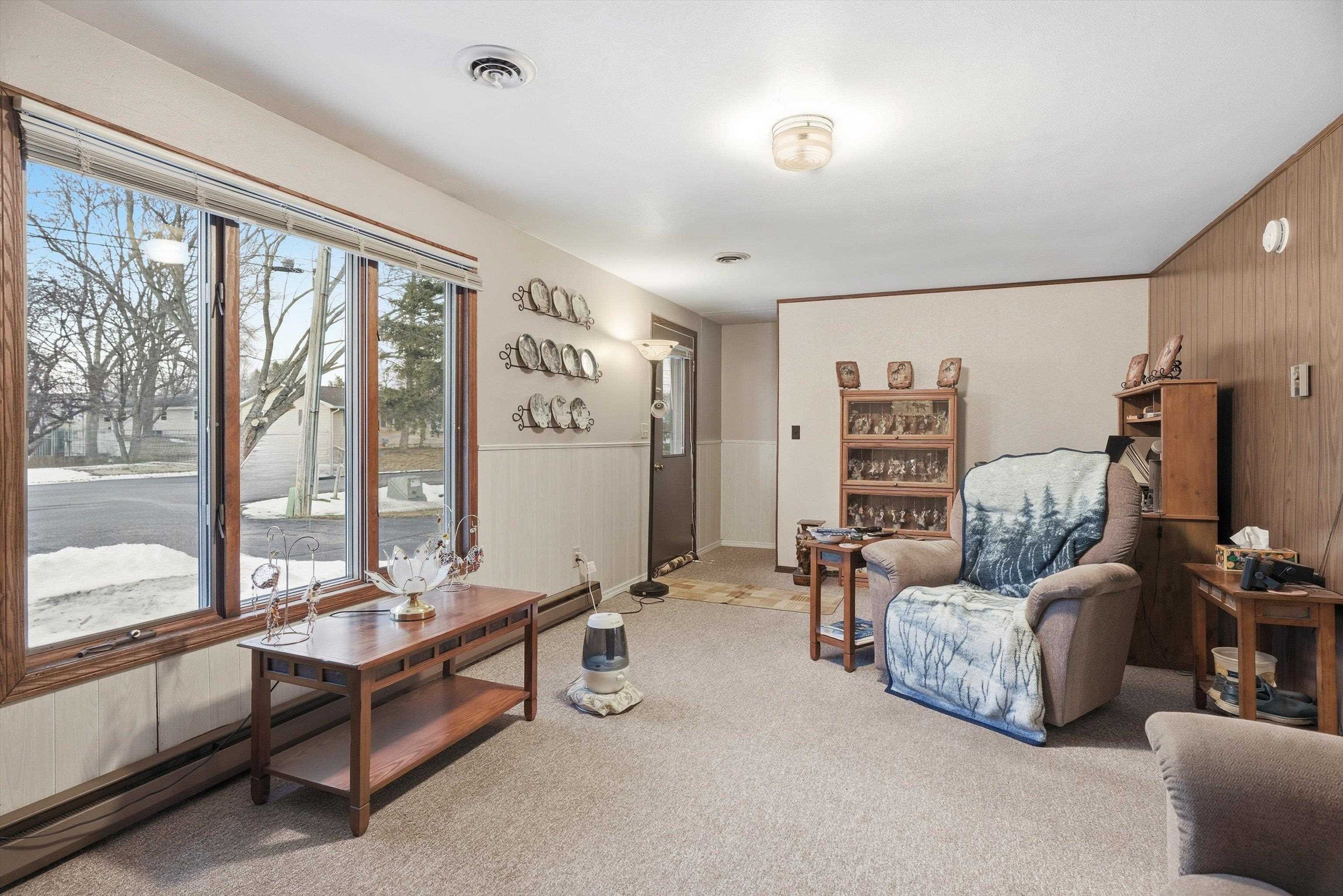 806-808 E VILAS STREET, Marshfield, Wisconsin 54449, 2 Bedrooms Bedrooms, ,1 BathroomBathrooms,Multi-family,For Sale,806-808 E VILAS STREET,22600870