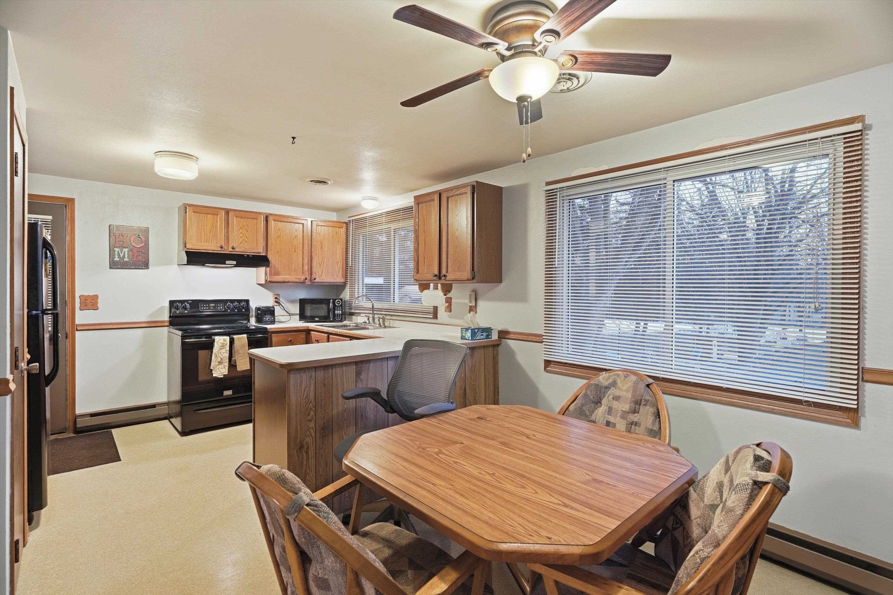 806-808 E VILAS STREET, Marshfield, Wisconsin 54449, 2 Bedrooms Bedrooms, ,1 BathroomBathrooms,Multi-family,For Sale,806-808 E VILAS STREET,22600870