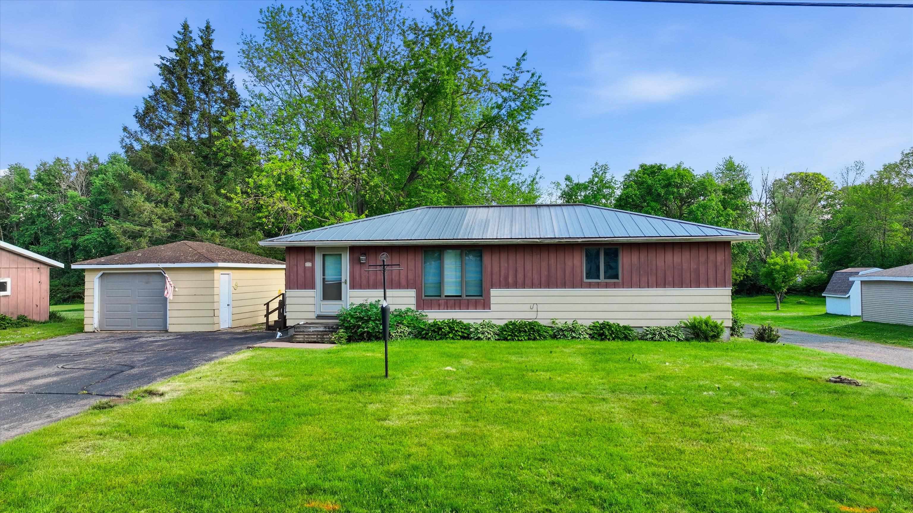 806-808 E VILAS STREET, Marshfield, Wisconsin 54449, 2 Bedrooms Bedrooms, ,1 BathroomBathrooms,Multi-family,For Sale,806-808 E VILAS STREET,22600870