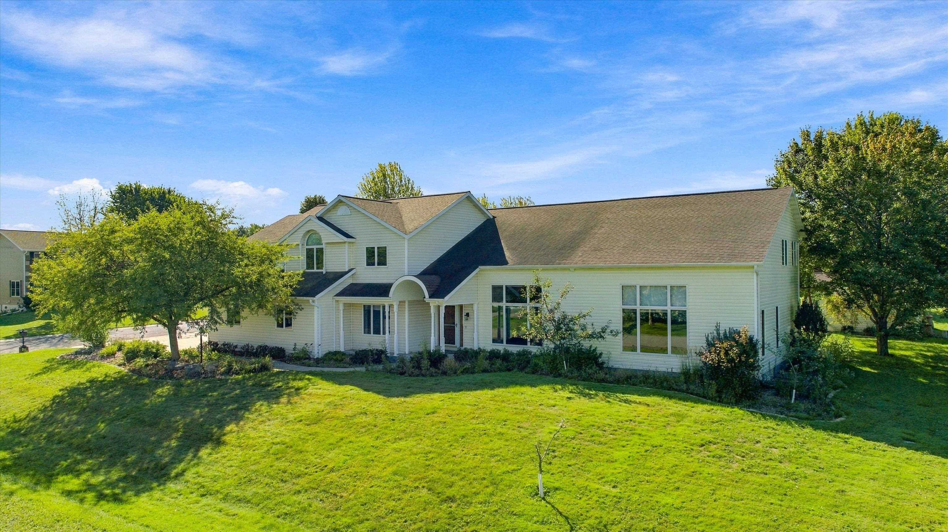2112 W 3RD STREET, Marshfield, Wisconsin 54449, 6 Bedrooms Bedrooms, ,4 BathroomsBathrooms,Residential,For Sale,2112 W 3RD STREET,22600873