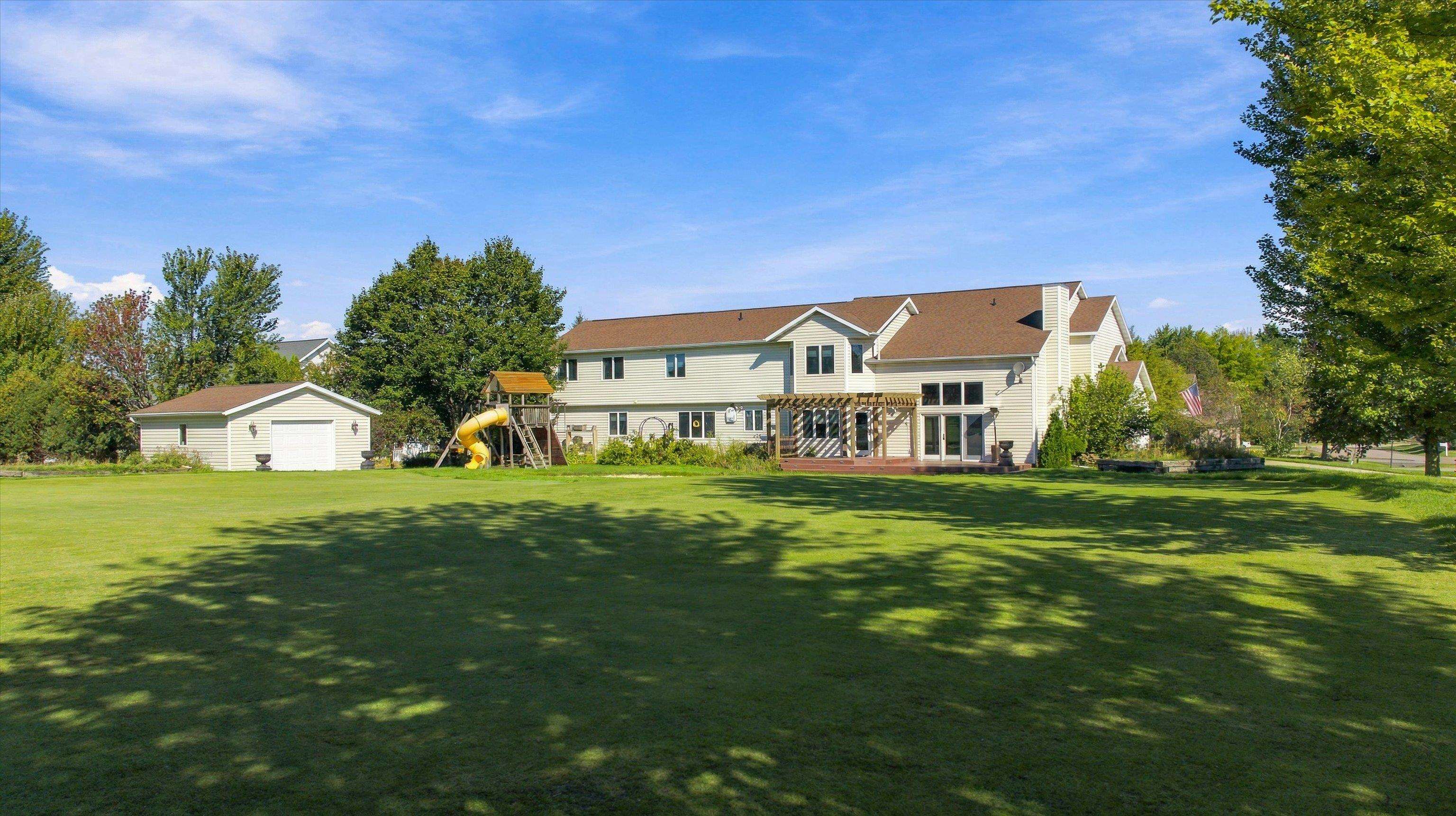 2112 W 3RD STREET, Marshfield, Wisconsin 54449, 6 Bedrooms Bedrooms, ,4 BathroomsBathrooms,Residential,For Sale,2112 W 3RD STREET,22600873