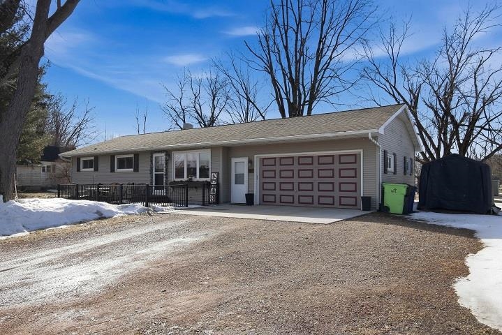 181 S RUSSELL STREET, Unity, Wisconsin 54488, 3 Bedrooms Bedrooms, ,1 BathroomBathrooms,Residential,For Sale,181 S RUSSELL STREET,22600875