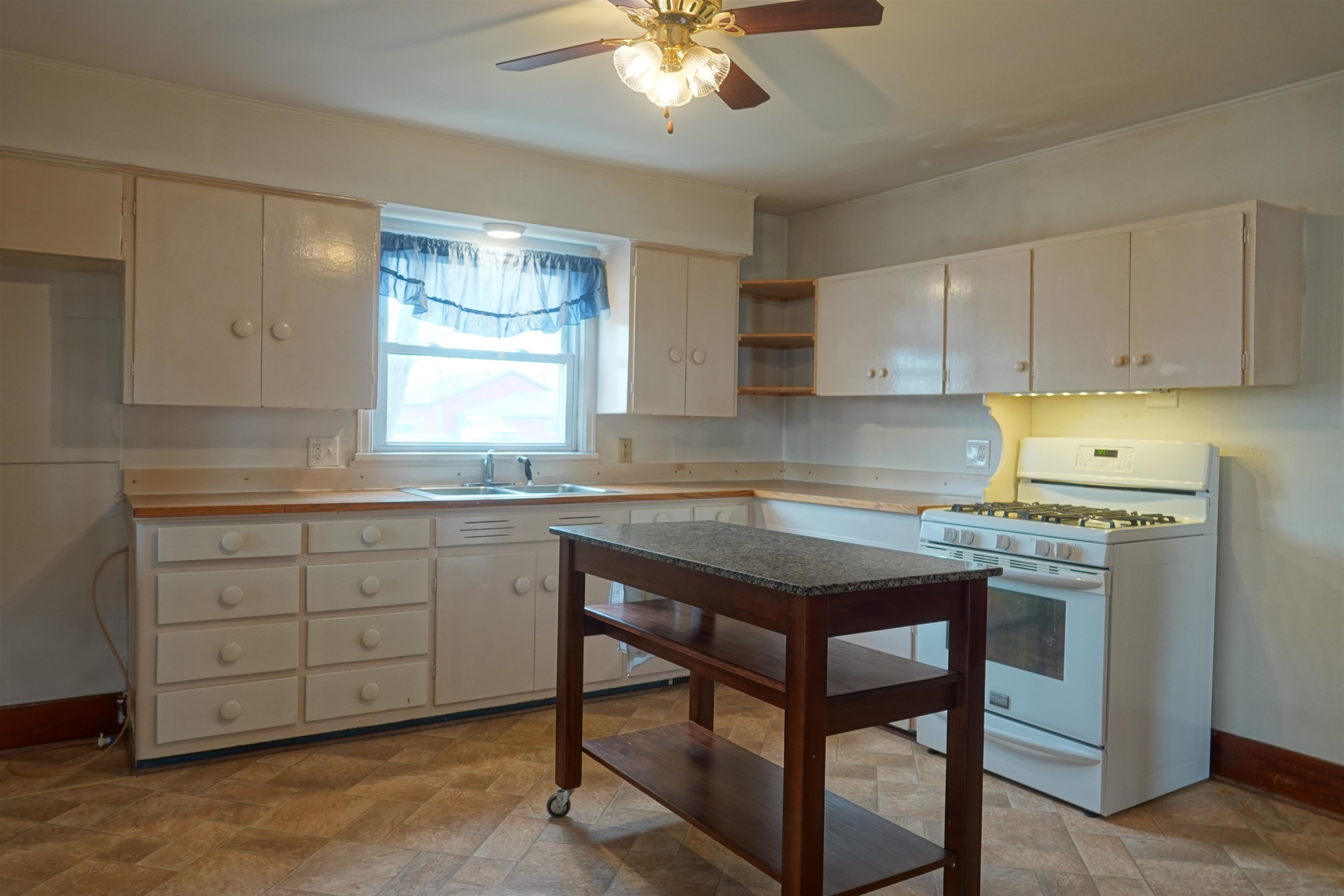 W5217 ELM AVENUE, Stetsonville, Wisconsin 54480, 5 Bedrooms Bedrooms, ,1 BathroomBathrooms,Residential,For Sale,W5217 ELM AVENUE,22600878