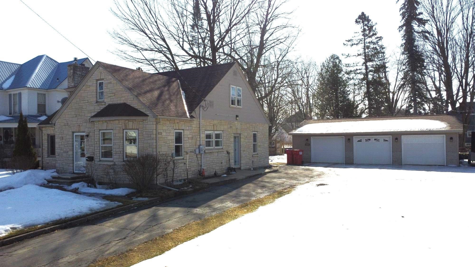 229 5TH AVENUE, Antigo, Wisconsin 54409, 5 Bedrooms Bedrooms, ,2 BathroomsBathrooms,Residential,For Sale,229 5TH AVENUE,22600887