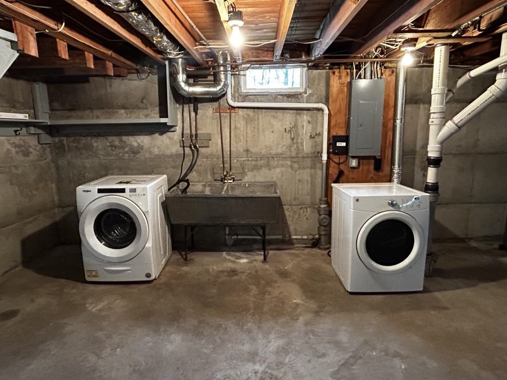 922 S 10TH AVENUE, Wausau, Wisconsin 54401, 2 Bedrooms Bedrooms, ,1 BathroomBathrooms,Residential,For Sale,922 S 10TH AVENUE,22600889