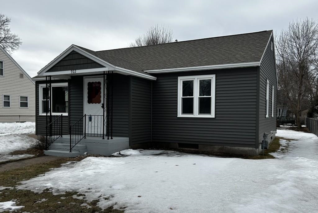 922 S 10TH AVENUE, Wausau, Wisconsin 54401, 2 Bedrooms Bedrooms, ,1 BathroomBathrooms,Residential,For Sale,922 S 10TH AVENUE,22600889