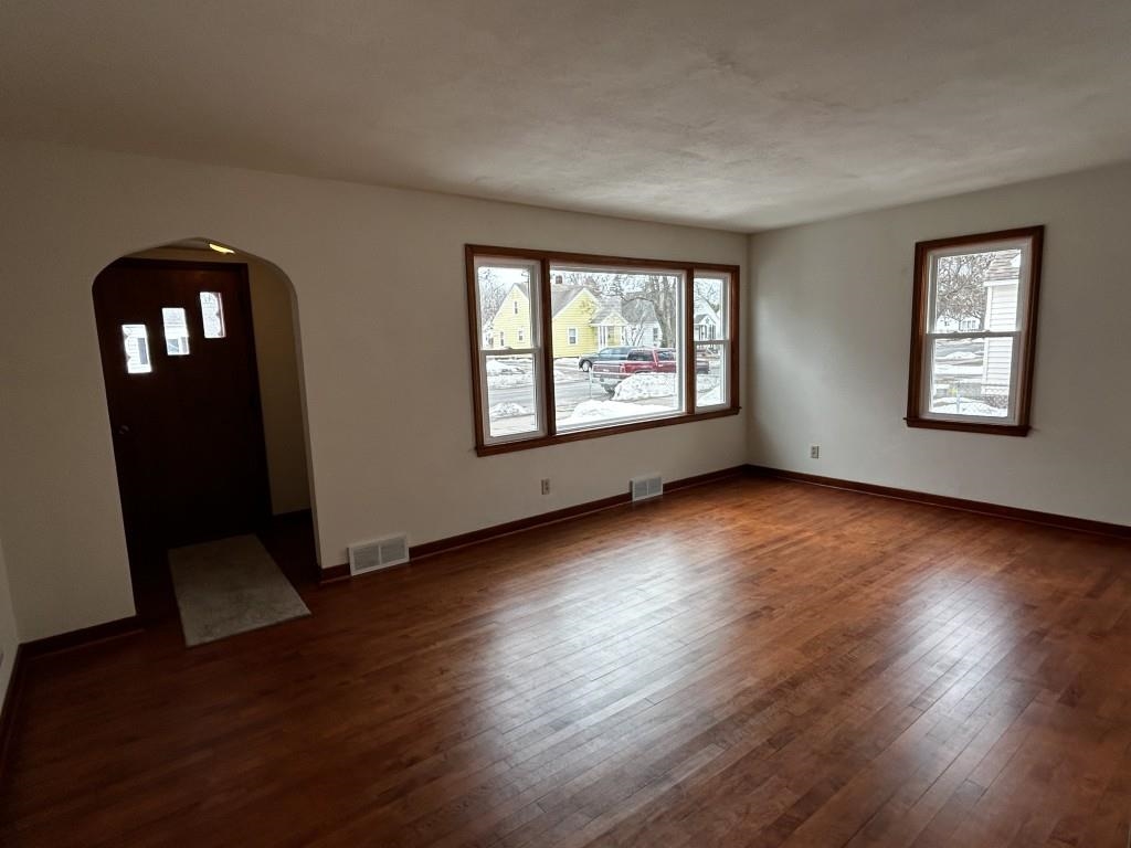 922 S 10TH AVENUE, Wausau, Wisconsin 54401, 2 Bedrooms Bedrooms, ,1 BathroomBathrooms,Residential,For Sale,922 S 10TH AVENUE,22600889