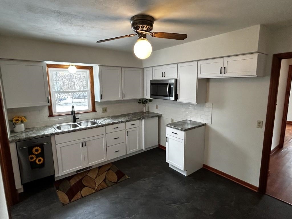 922 S 10TH AVENUE, Wausau, Wisconsin 54401, 2 Bedrooms Bedrooms, ,1 BathroomBathrooms,Residential,For Sale,922 S 10TH AVENUE,22600889