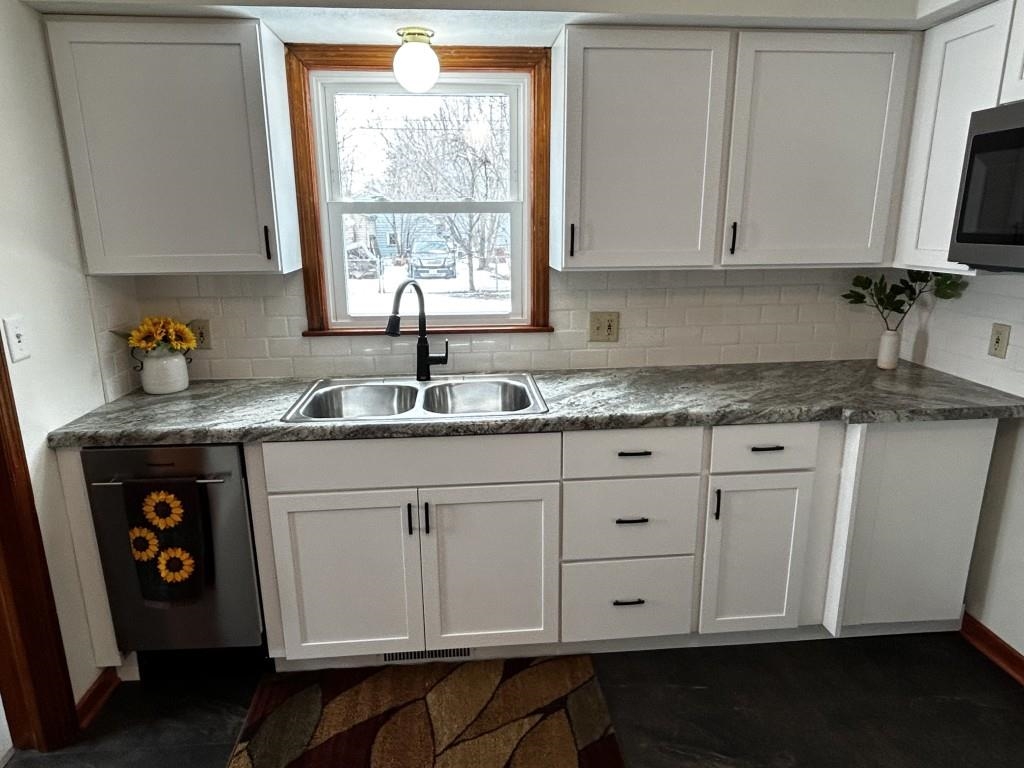 922 S 10TH AVENUE, Wausau, Wisconsin 54401, 2 Bedrooms Bedrooms, ,1 BathroomBathrooms,Residential,For Sale,922 S 10TH AVENUE,22600889