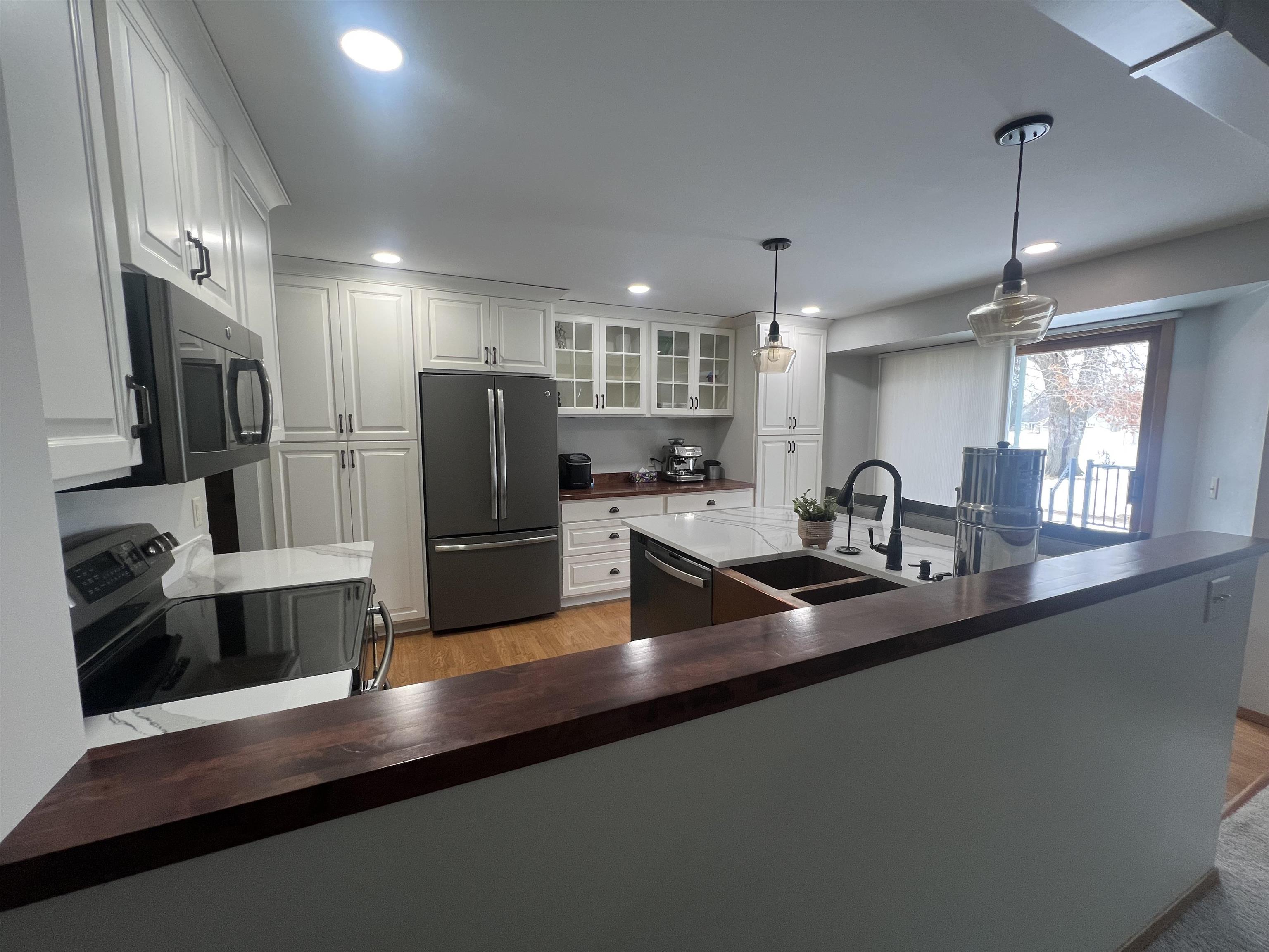 1011 17TH STREET, Mosinee, Wisconsin 54455, 5 Bedrooms Bedrooms, ,3 BathroomsBathrooms,Residential,For Sale,1011 17TH STREET,22600897