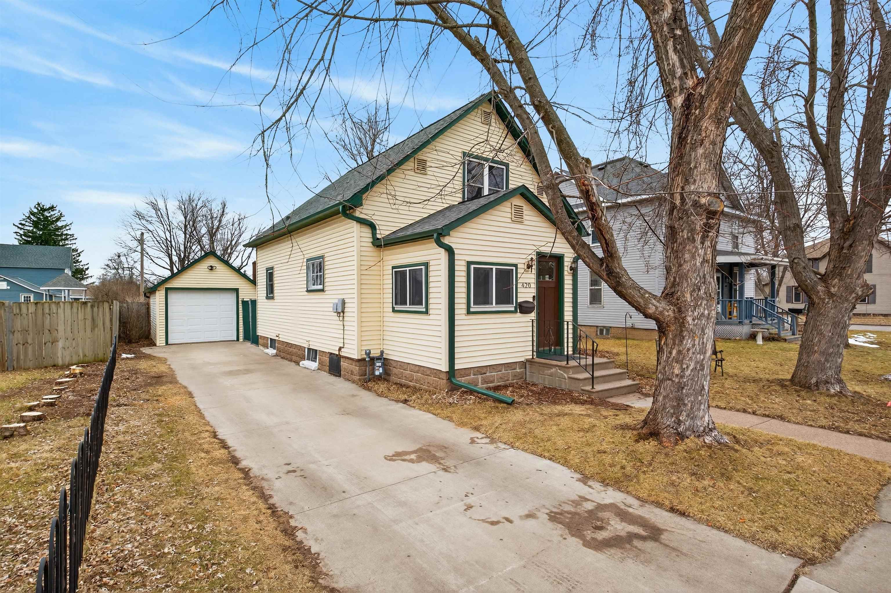 420 10TH STREET SOUTH, Wisconsin Rapids, Wisconsin 54494, 3 Bedrooms Bedrooms, ,1 BathroomBathrooms,Residential,For Sale,420 10TH STREET SOUTH,22600910
