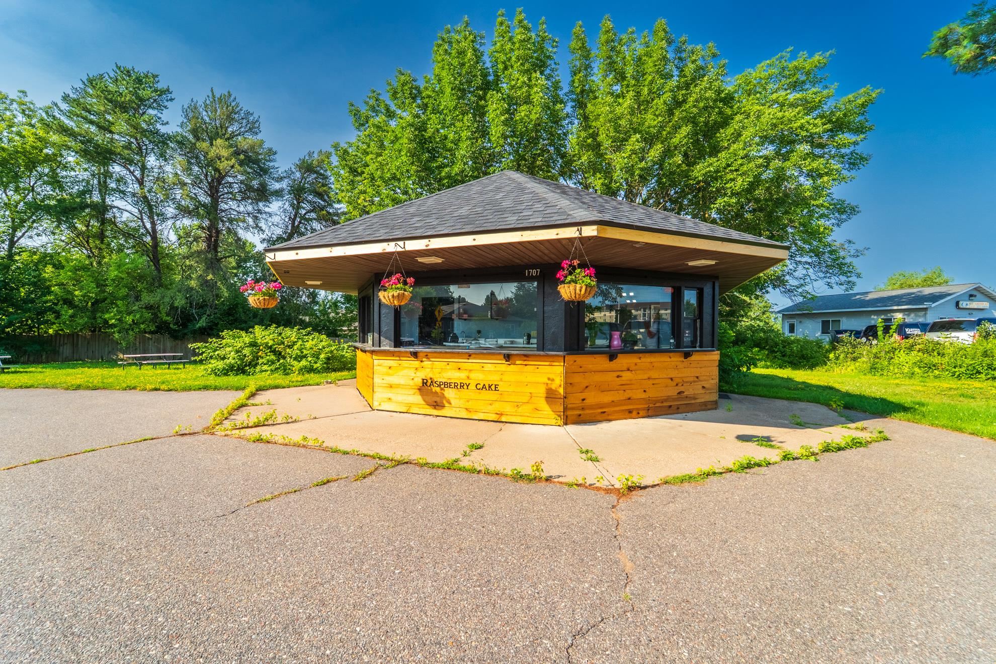 1707 MERRILL AVENUE, Wausau, Wisconsin 54401, ,Commercial/industrial,For Sale,1707 MERRILL AVENUE,22600920
