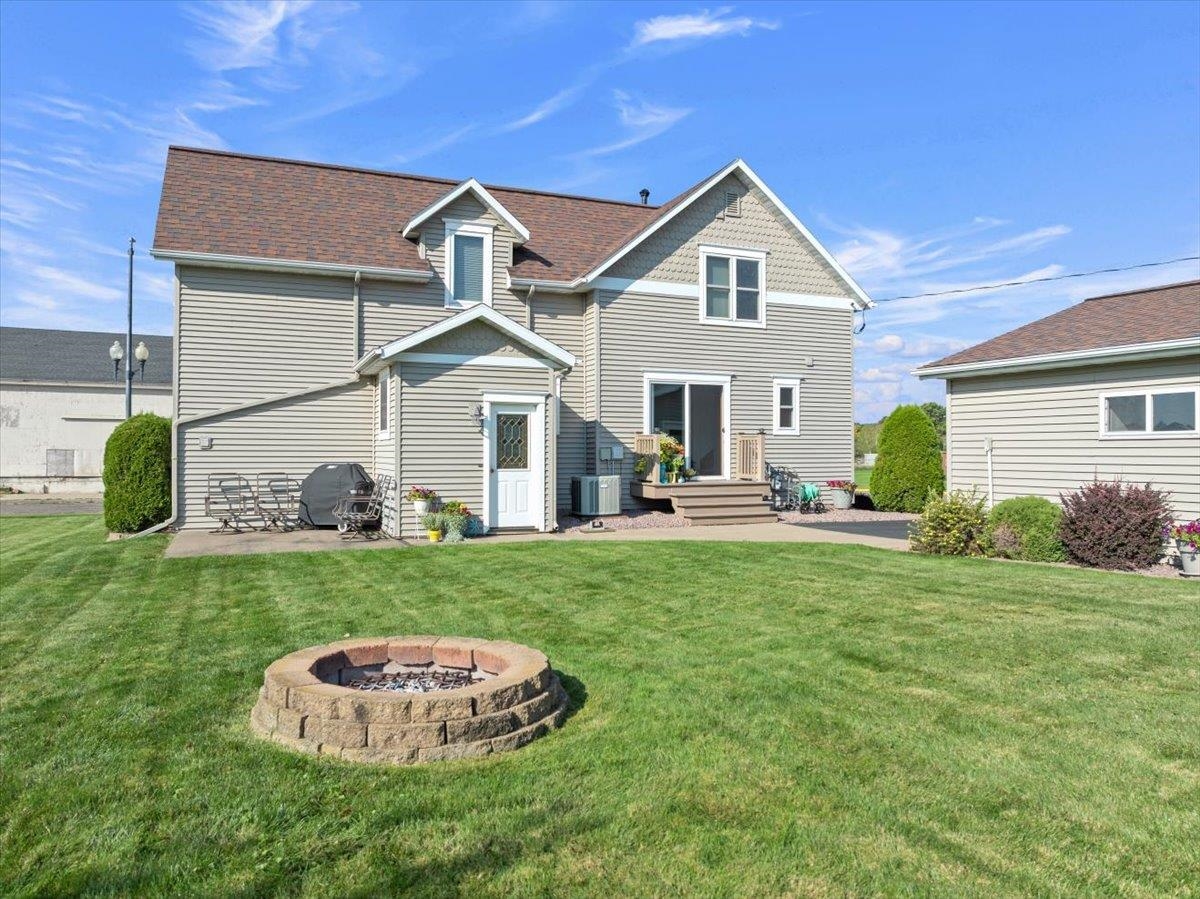 340 N MAIN STREET, Medford, Wisconsin 54451, 3 Bedrooms Bedrooms, ,2 BathroomsBathrooms,Residential,For Sale,340 N MAIN STREET,22600936