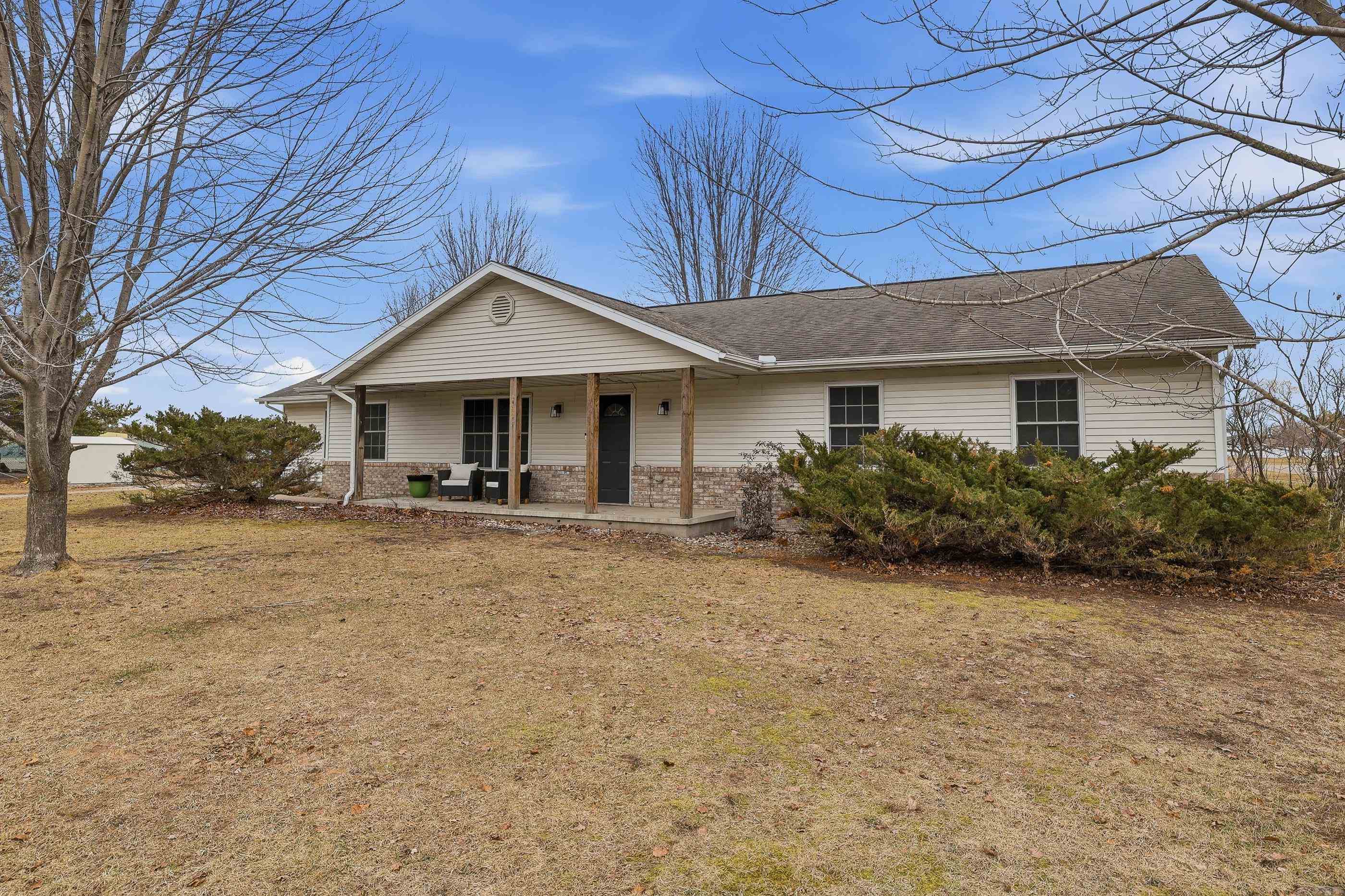 2825 LEAHY AVENUE, Stevens Point, Wisconsin 54481, 4 Bedrooms Bedrooms, ,2 BathroomsBathrooms,Residential,For Sale,2825 LEAHY AVENUE,22600938