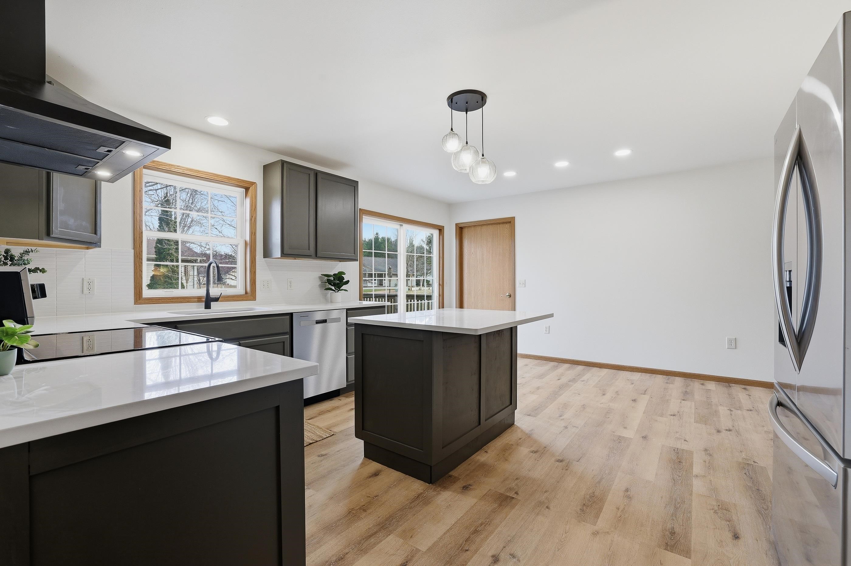 2825 LEAHY AVENUE, Stevens Point, Wisconsin 54481, 4 Bedrooms Bedrooms, ,2 BathroomsBathrooms,Residential,For Sale,2825 LEAHY AVENUE,22600938