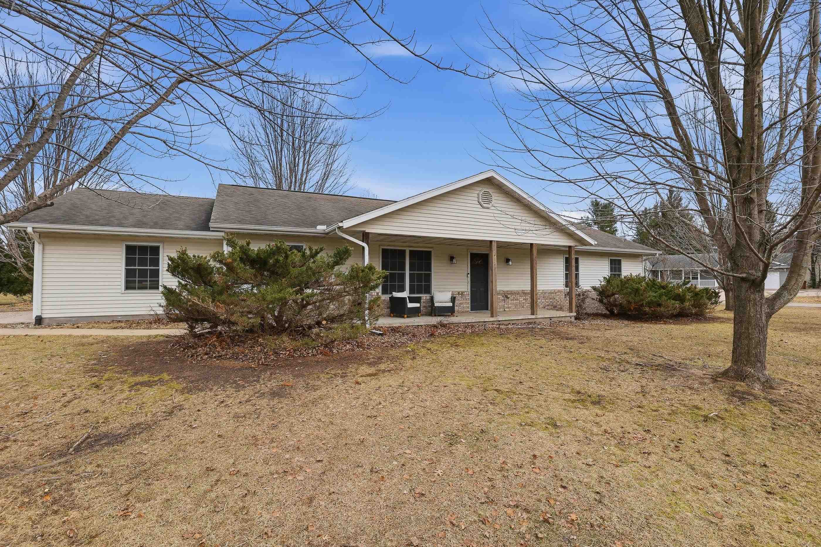 2825 LEAHY AVENUE, Stevens Point, Wisconsin 54481, 4 Bedrooms Bedrooms, ,2 BathroomsBathrooms,Residential,For Sale,2825 LEAHY AVENUE,22600938