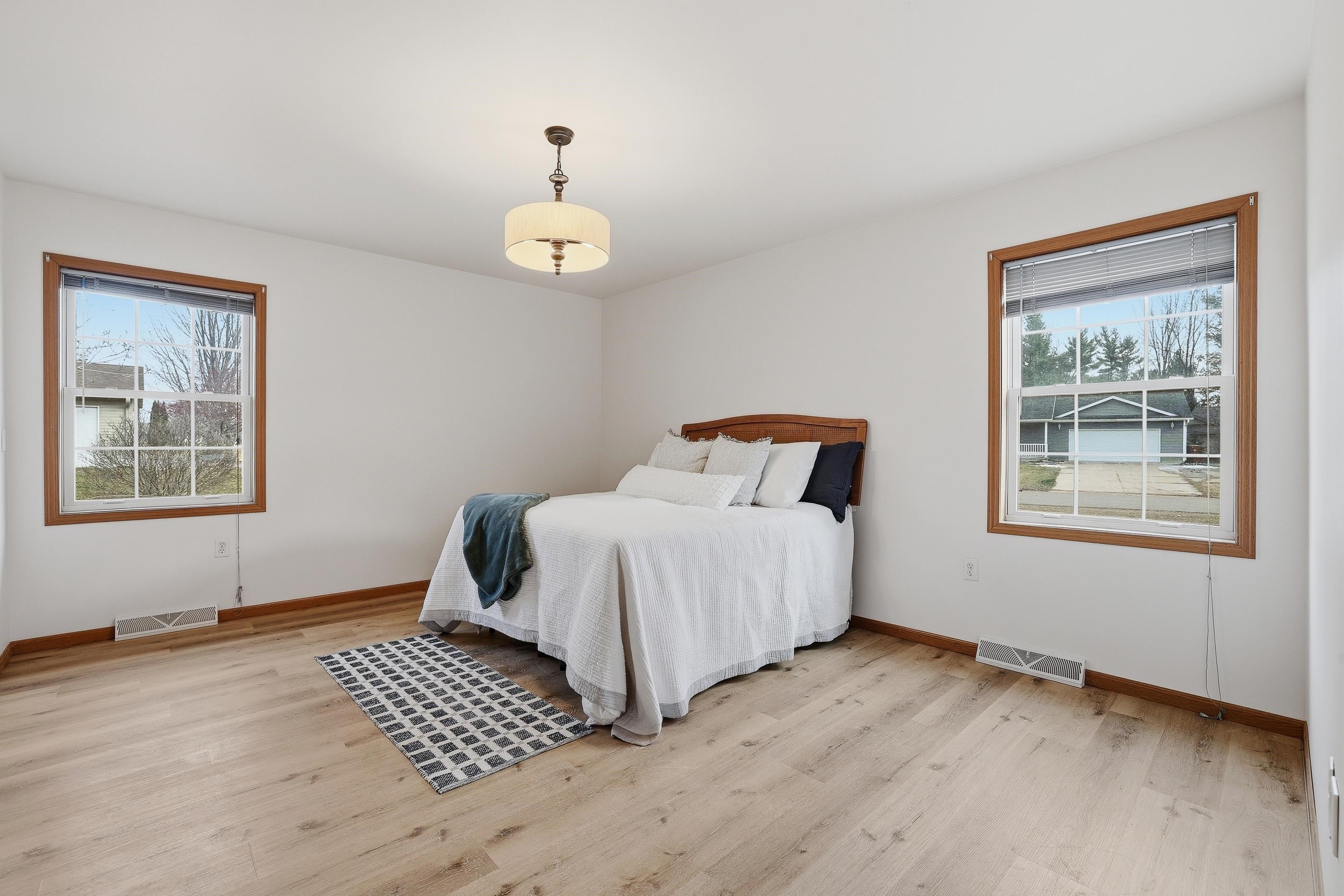 2825 LEAHY AVENUE, Stevens Point, Wisconsin 54481, 4 Bedrooms Bedrooms, ,2 BathroomsBathrooms,Residential,For Sale,2825 LEAHY AVENUE,22600938