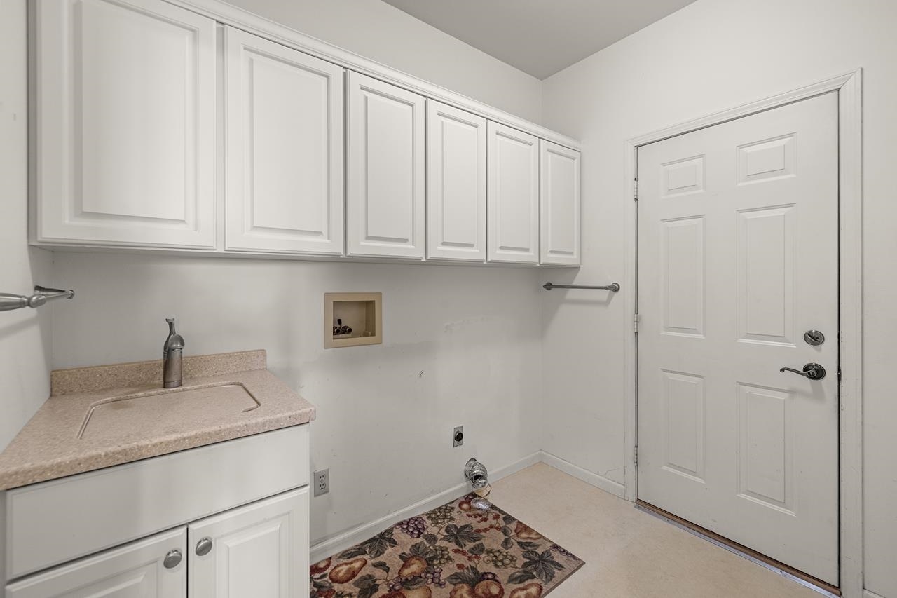 1036 EASTHILL PLACE, Wausau, Wisconsin 54403, 3 Bedrooms Bedrooms, ,2 BathroomsBathrooms,Residential,For Sale,1036 EASTHILL PLACE,22600947