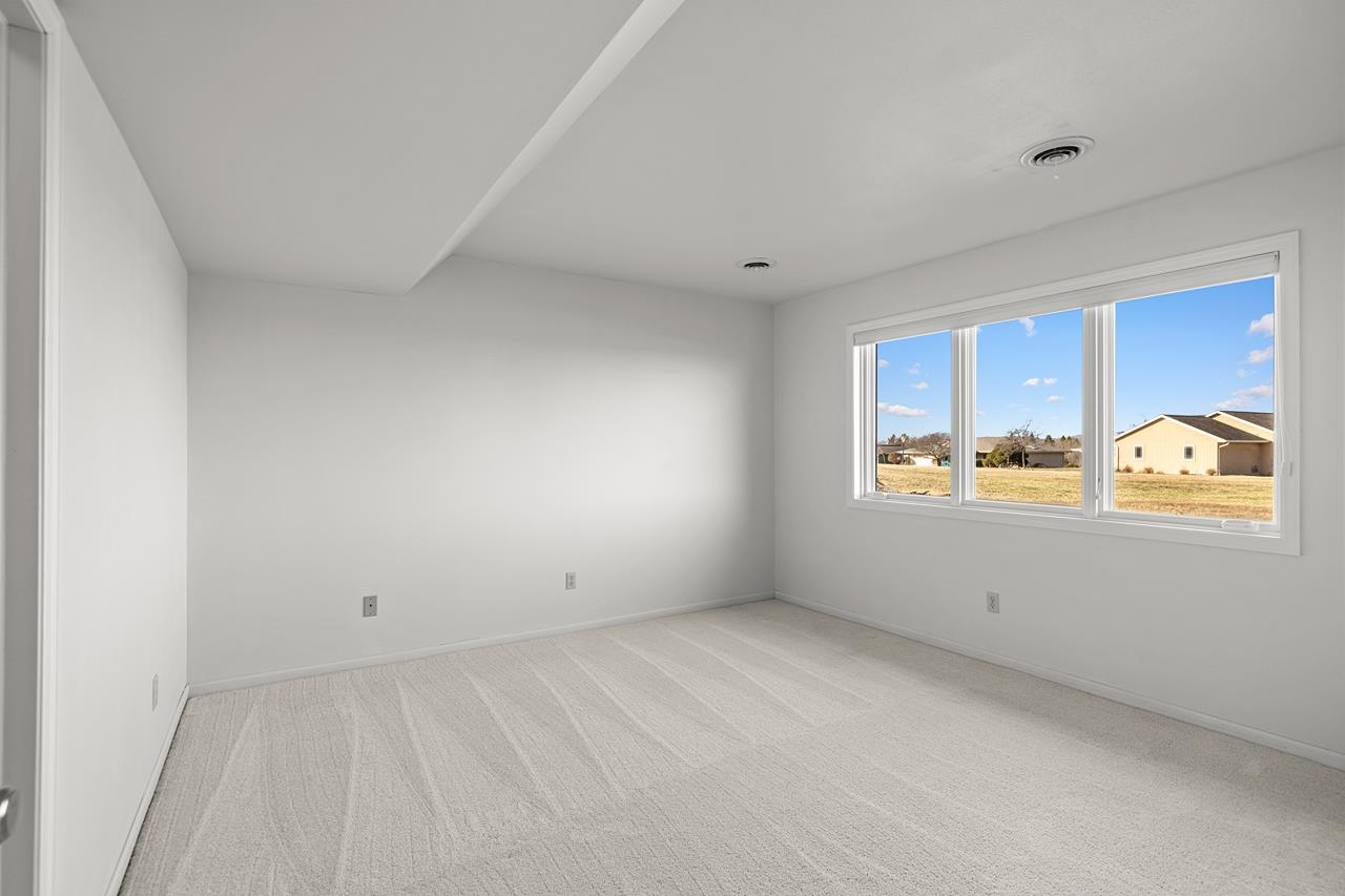 1036 EASTHILL PLACE, Wausau, Wisconsin 54403, 3 Bedrooms Bedrooms, ,2 BathroomsBathrooms,Residential,For Sale,1036 EASTHILL PLACE,22600947