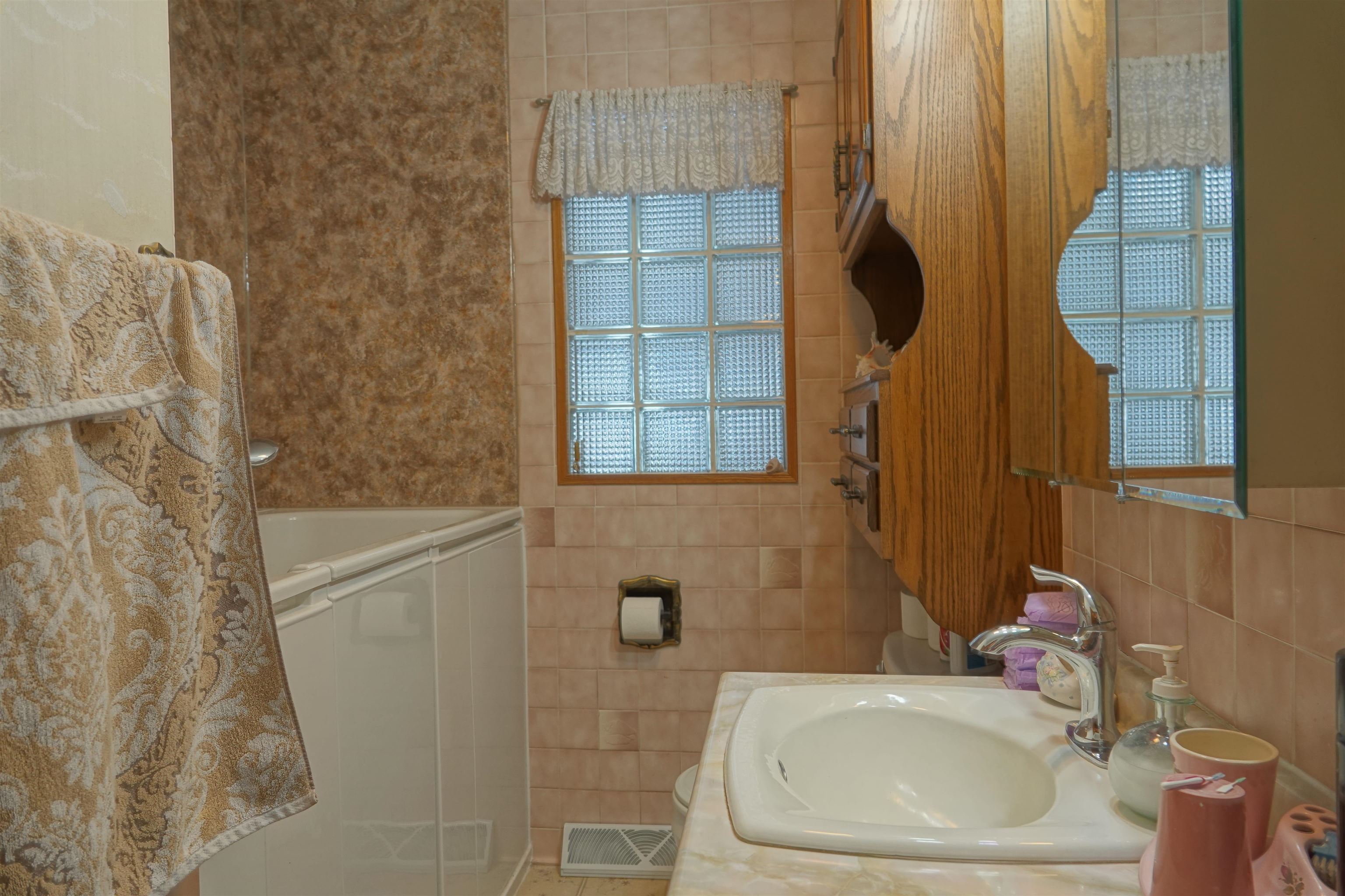 327 S 4TH STREET, Dorchester, Wisconsin 54425, 2 Bedrooms Bedrooms, ,1 BathroomBathrooms,Residential,For Sale,327 S 4TH STREET,22600950