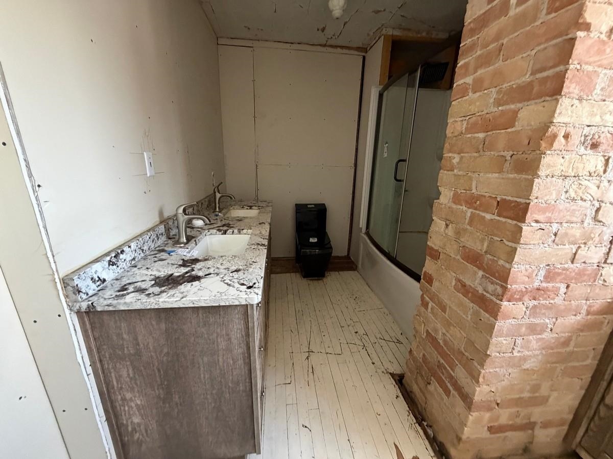 202 E GARFIELD AVENUE, Marion, Wisconsin 54950, 3 Bedrooms Bedrooms, ,1 BathroomBathrooms,Residential,For Sale,202 E GARFIELD AVENUE,22600951