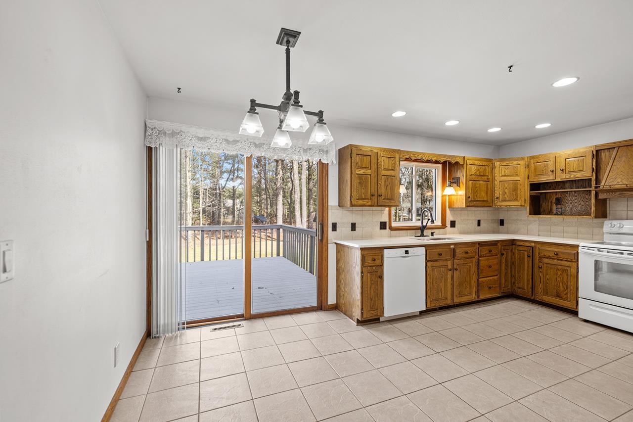 4512 STETTIN DRIVE, Wausau, Wisconsin 54401, 4 Bedrooms Bedrooms, ,3 BathroomsBathrooms,Residential,For Sale,4512 STETTIN DRIVE,22600965