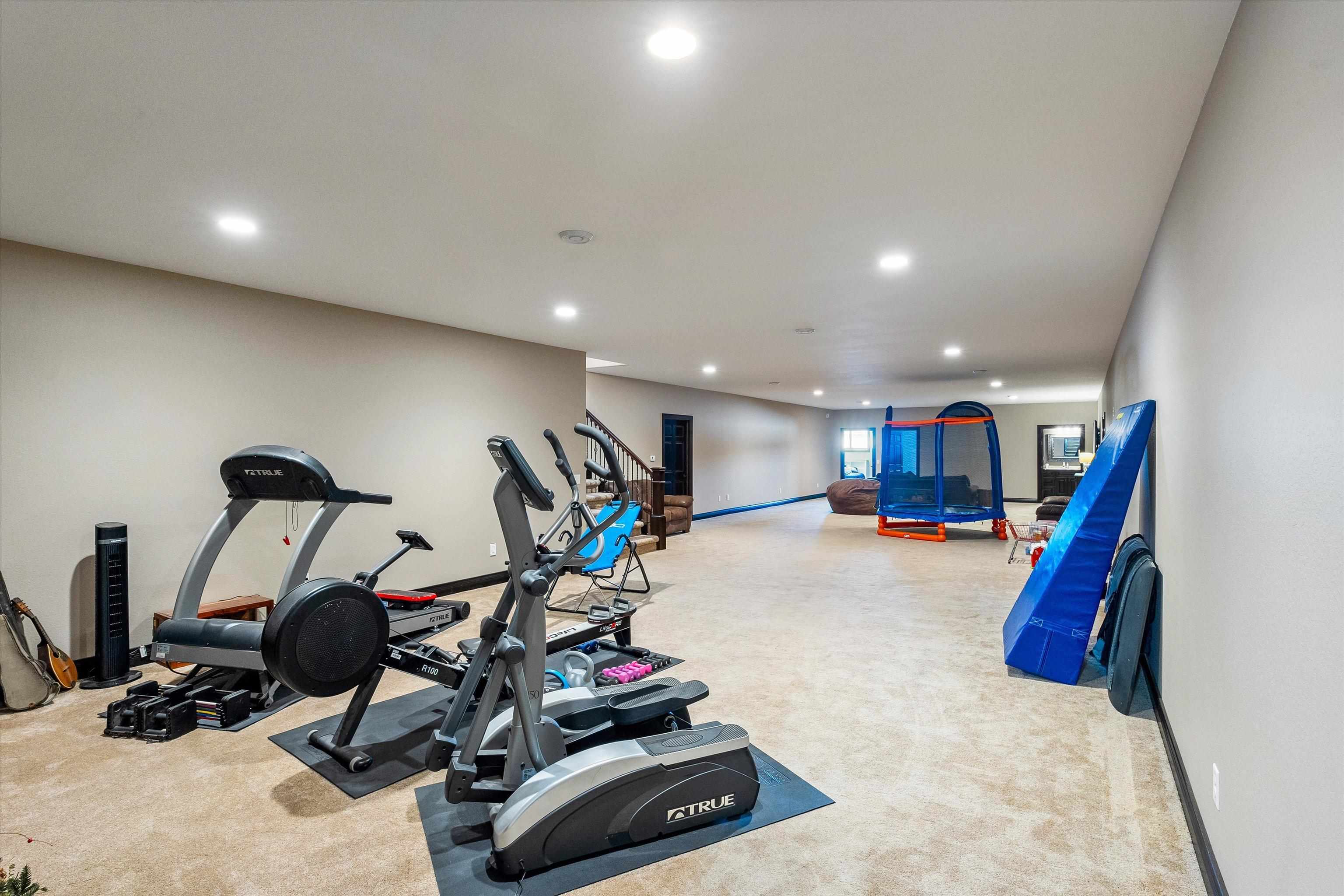 9073 RICHFIELD DRIVE, Marshfield, Wisconsin 54449, 6 Bedrooms Bedrooms, ,3 BathroomsBathrooms,Residential,For Sale,9073 RICHFIELD DRIVE,22600981