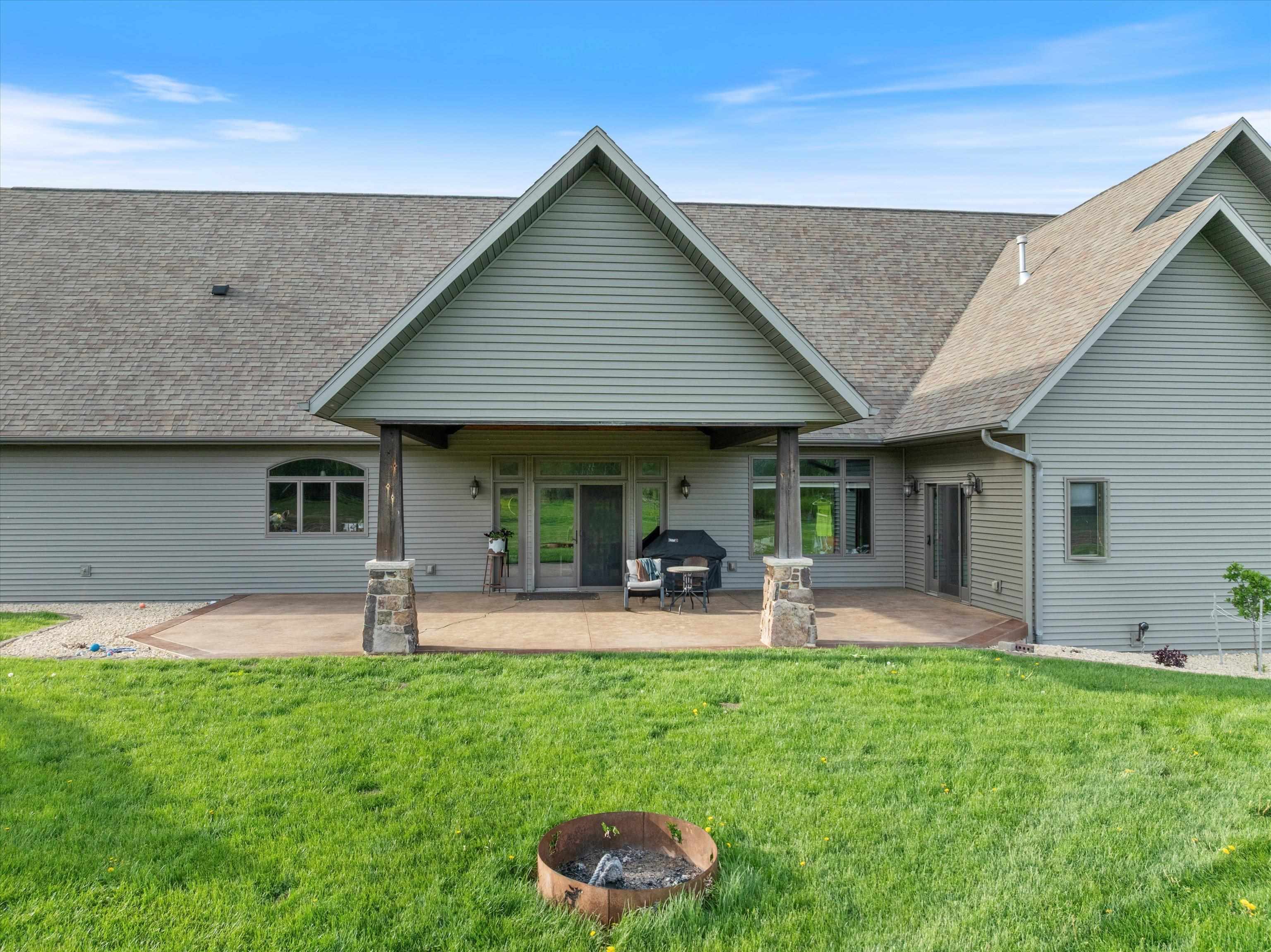 9073 RICHFIELD DRIVE, Marshfield, Wisconsin 54449, 6 Bedrooms Bedrooms, ,3 BathroomsBathrooms,Residential,For Sale,9073 RICHFIELD DRIVE,22600981