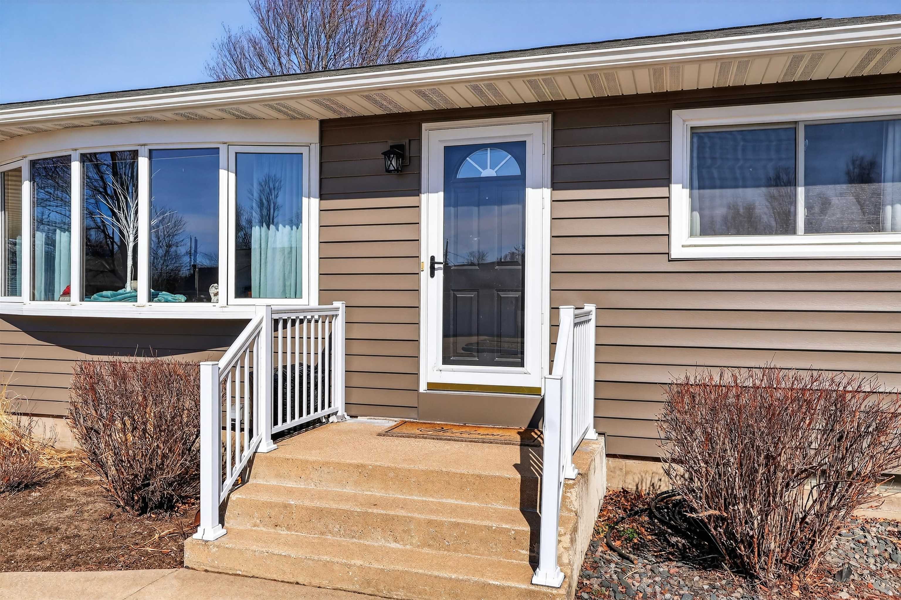 1541 E G STREET, Wisconsin Rapids, Wisconsin 54494, 2 Bedrooms Bedrooms, ,2 BathroomsBathrooms,Residential,For Sale,1541 E G STREET,22600989