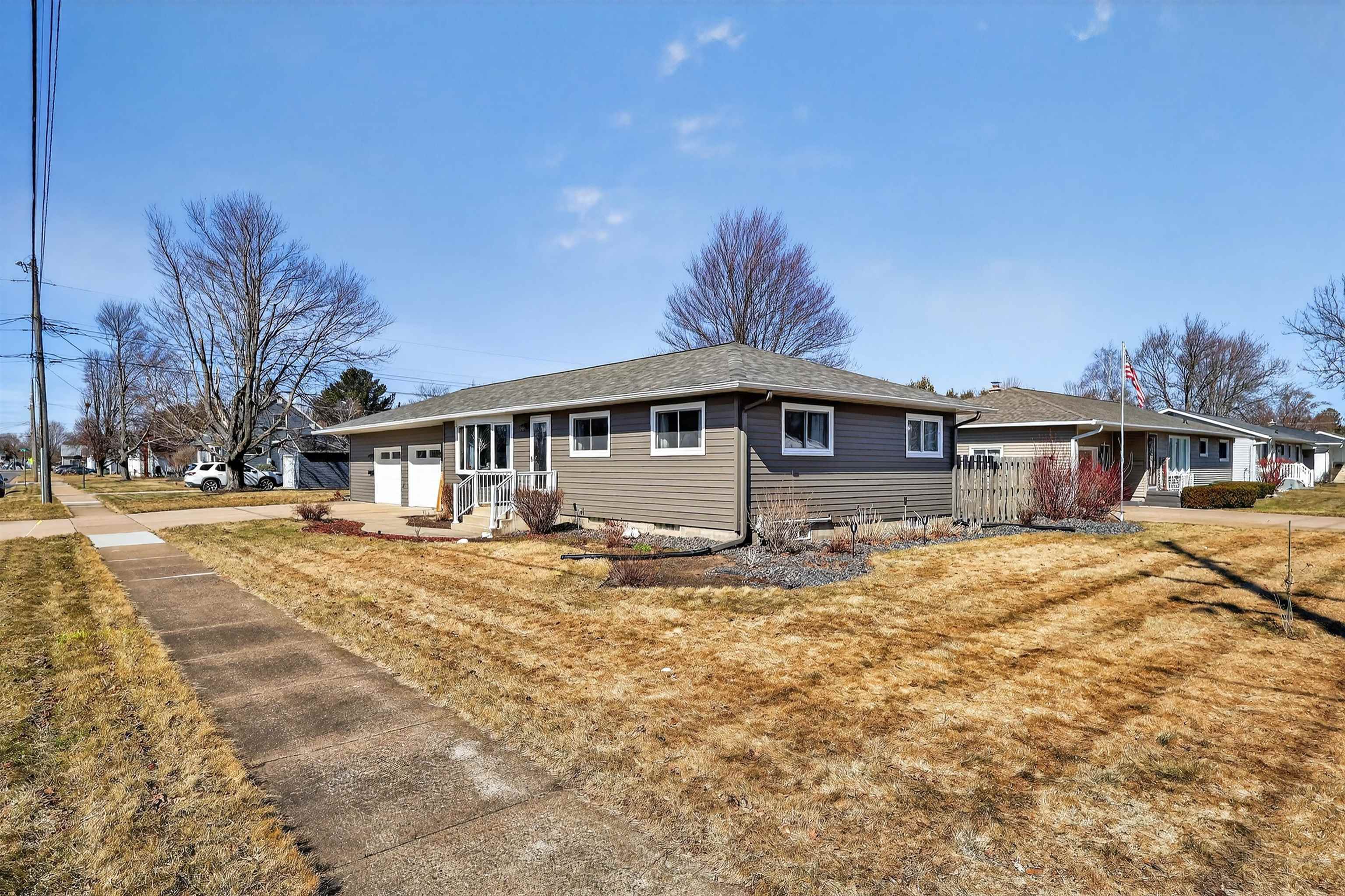 1541 E G STREET, Wisconsin Rapids, Wisconsin 54494, 2 Bedrooms Bedrooms, ,2 BathroomsBathrooms,Residential,For Sale,1541 E G STREET,22600989