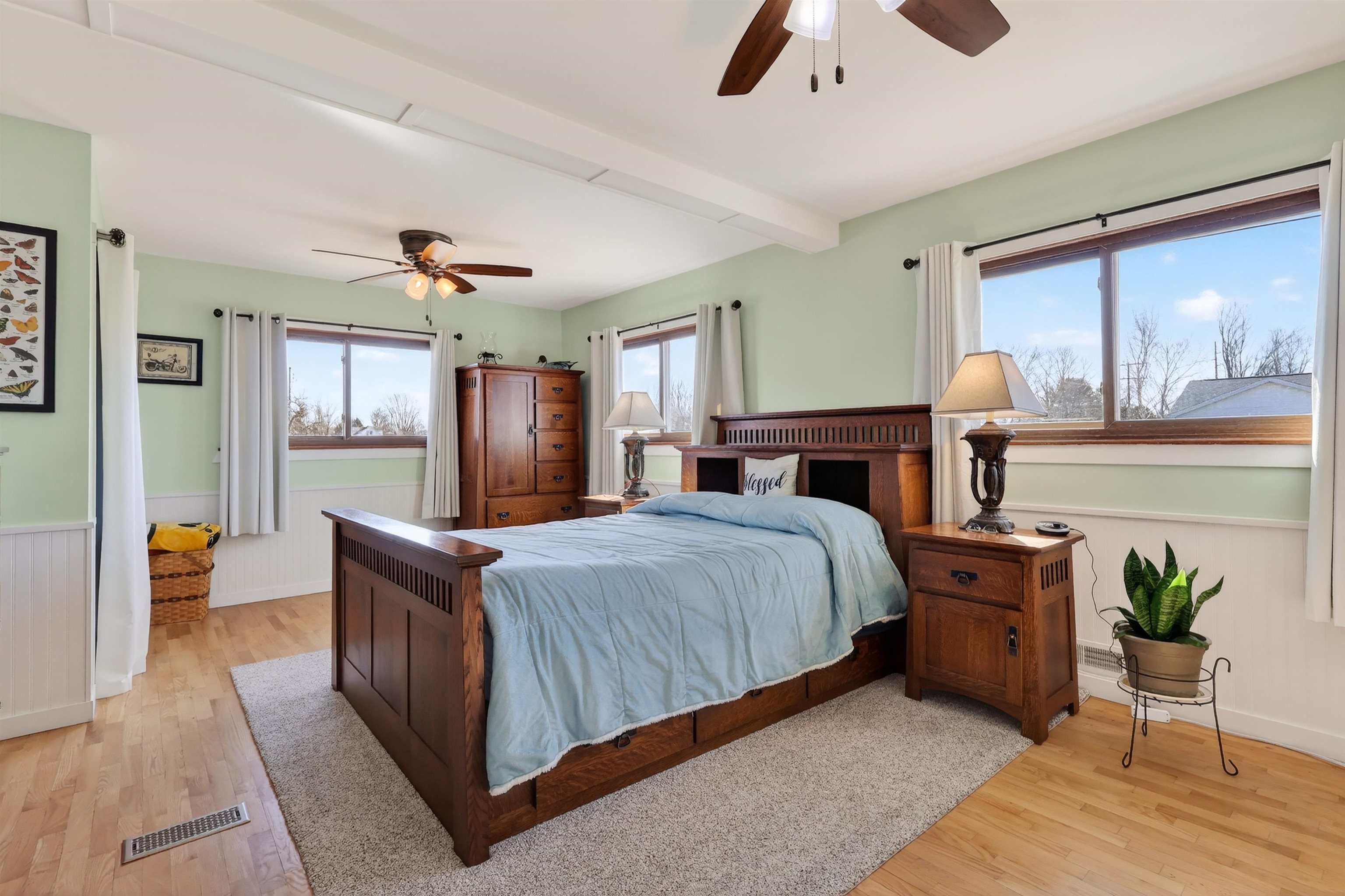 1541 E G STREET, Wisconsin Rapids, Wisconsin 54494, 2 Bedrooms Bedrooms, ,2 BathroomsBathrooms,Residential,For Sale,1541 E G STREET,22600989