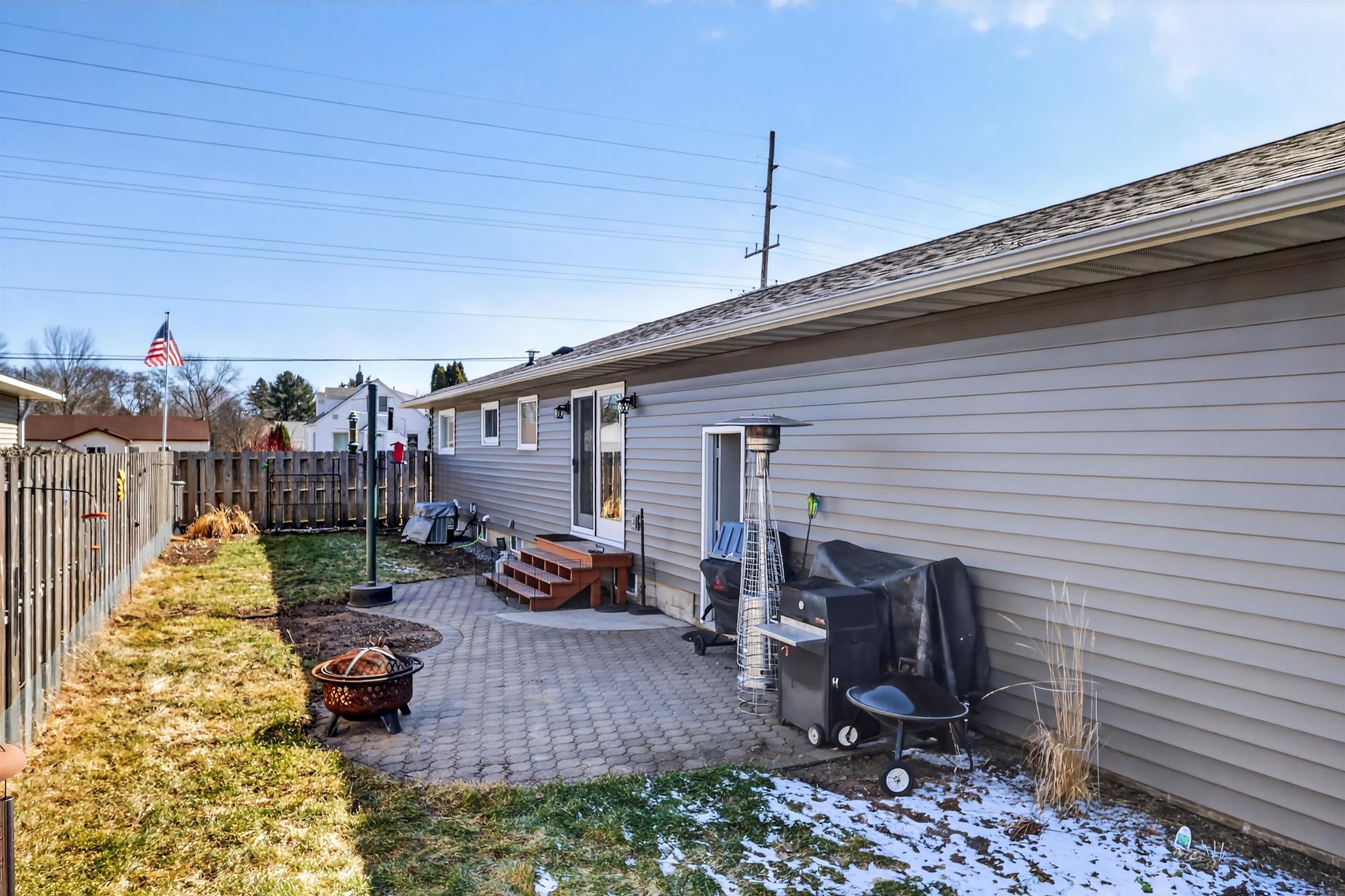1541 E G STREET, Wisconsin Rapids, Wisconsin 54494, 2 Bedrooms Bedrooms, ,2 BathroomsBathrooms,Residential,For Sale,1541 E G STREET,22600989