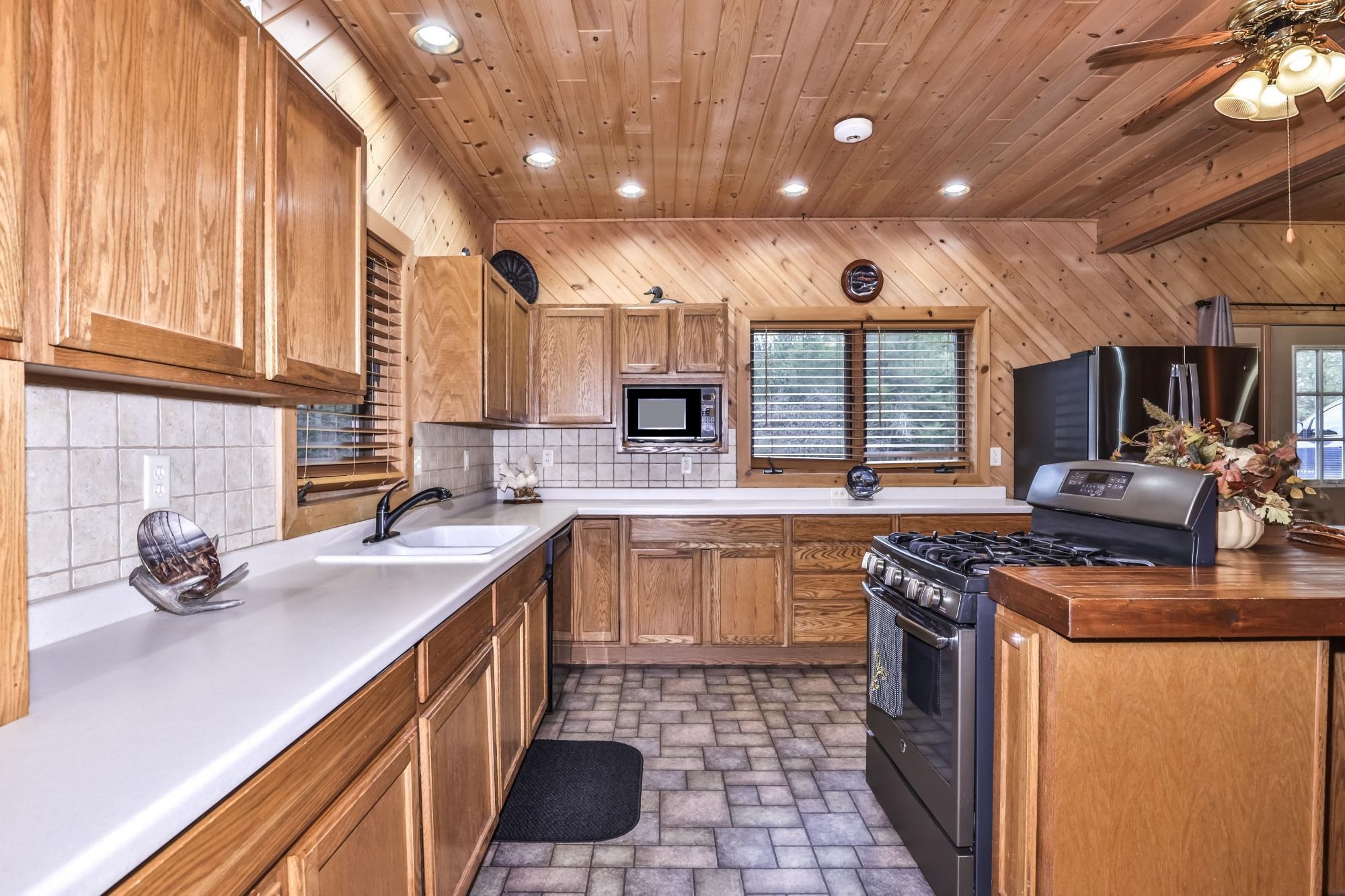 9948 & 9880 SIEMERING DRIVE, Tomahawk, Wisconsin 54487, 3 Bedrooms Bedrooms, ,2 BathroomsBathrooms,Residential,For Sale,9948 & 9880 SIEMERING DRIVE,22600994